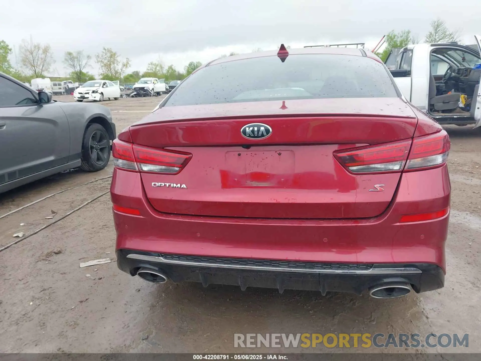 17 fotografías del automóvil dañado 5XXGT4L35KG281992 KIA OPTIMA 2019
