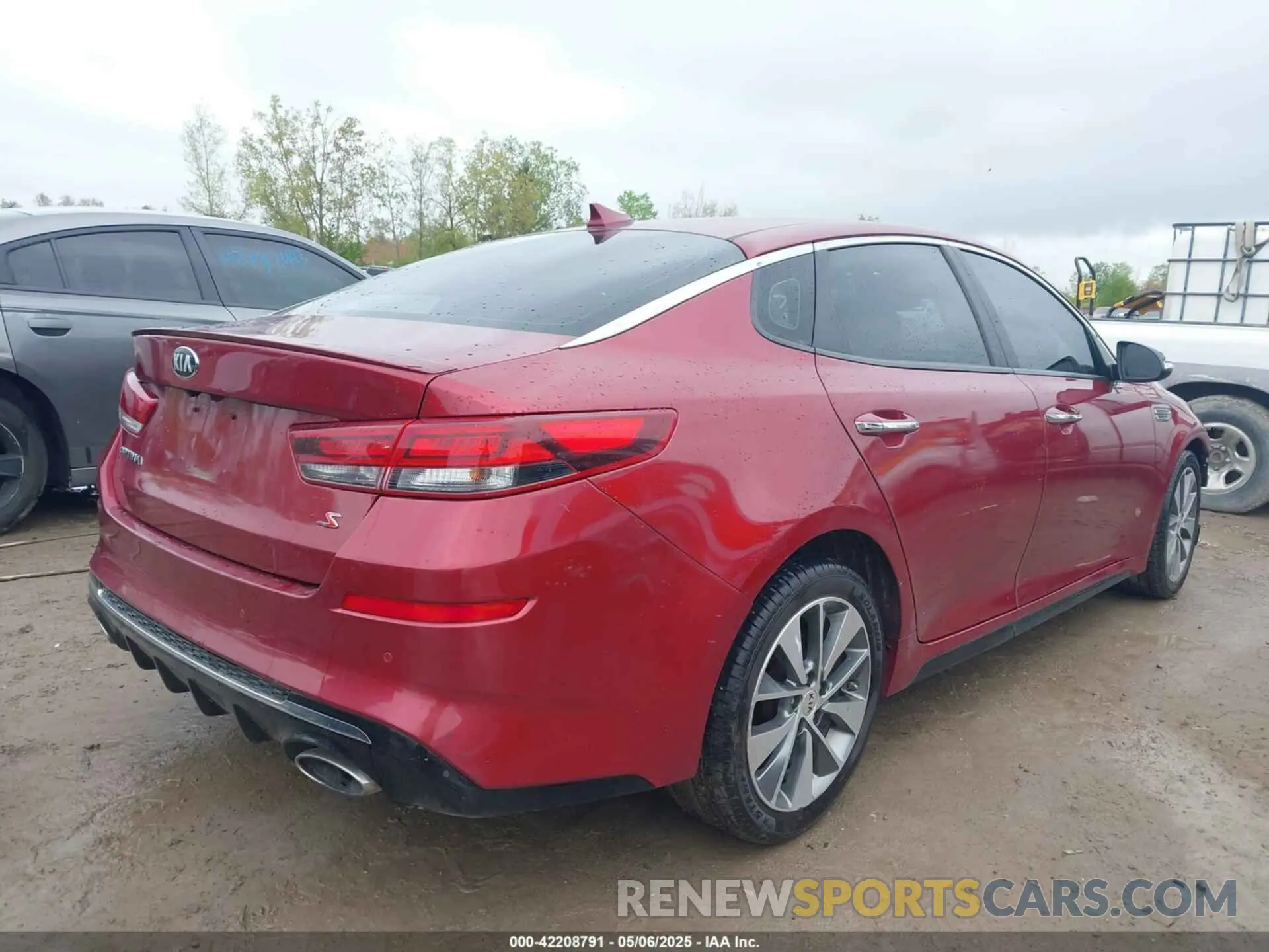 4 fotografías del automóvil dañado 5XXGT4L35KG281992 KIA OPTIMA 2019