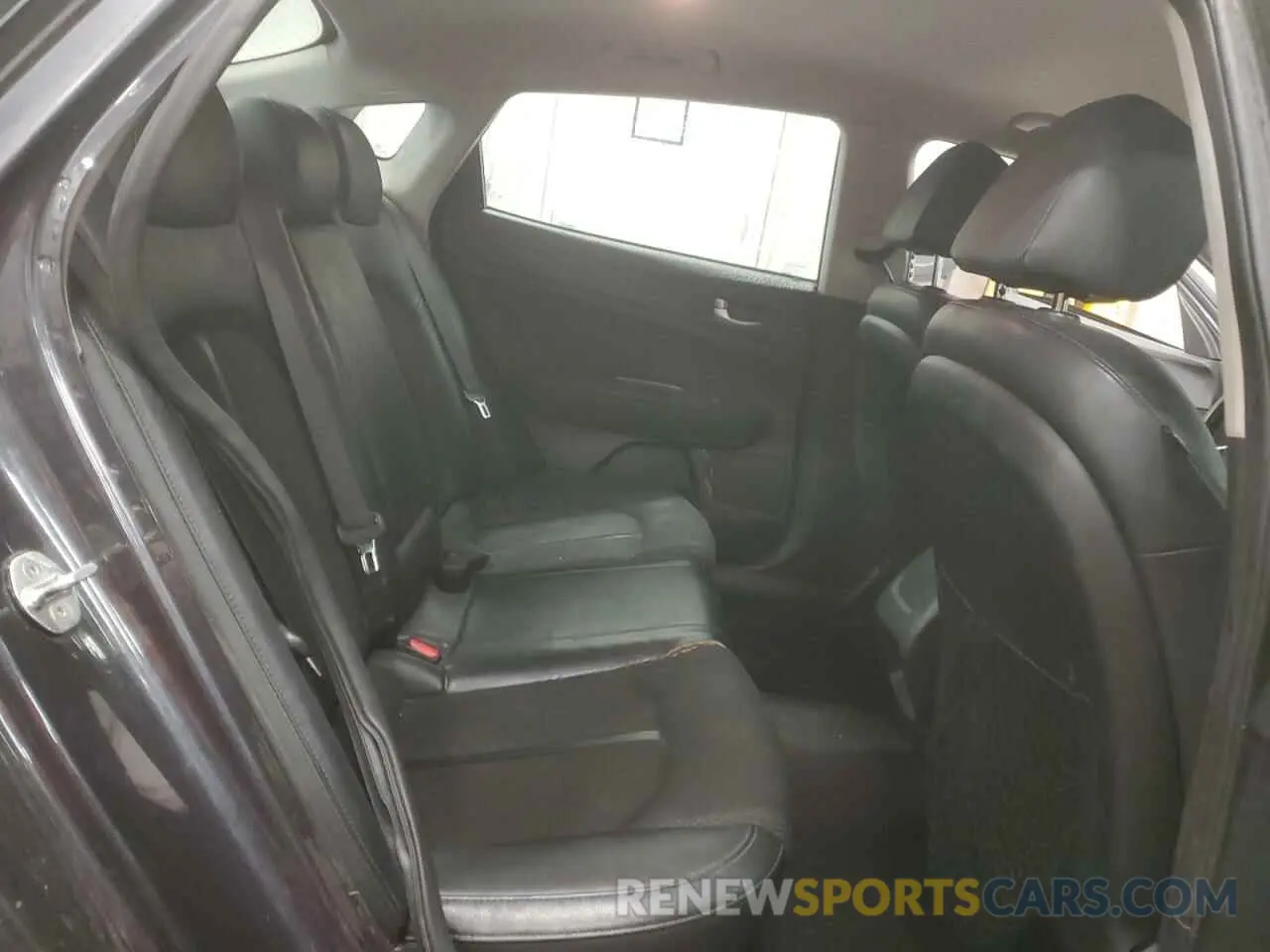 10 fotografías del automóvil dañado 5XXGT4L35KG291082 KIA OPTIMA 2019