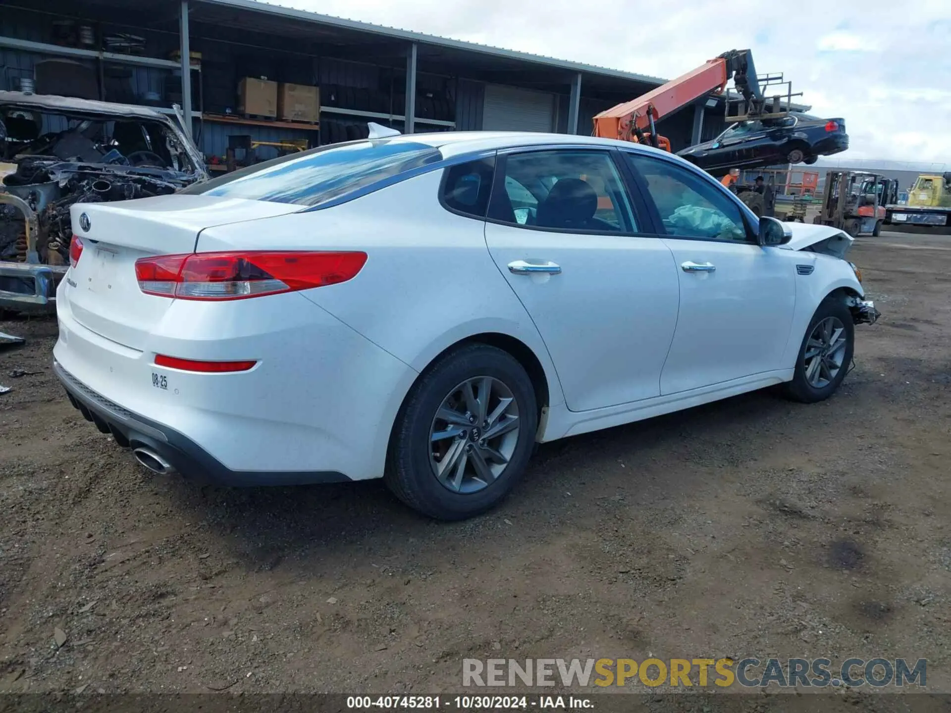 4 fotografías del automóvil dañado 5XXGT4L35KG293379 KIA OPTIMA 2019