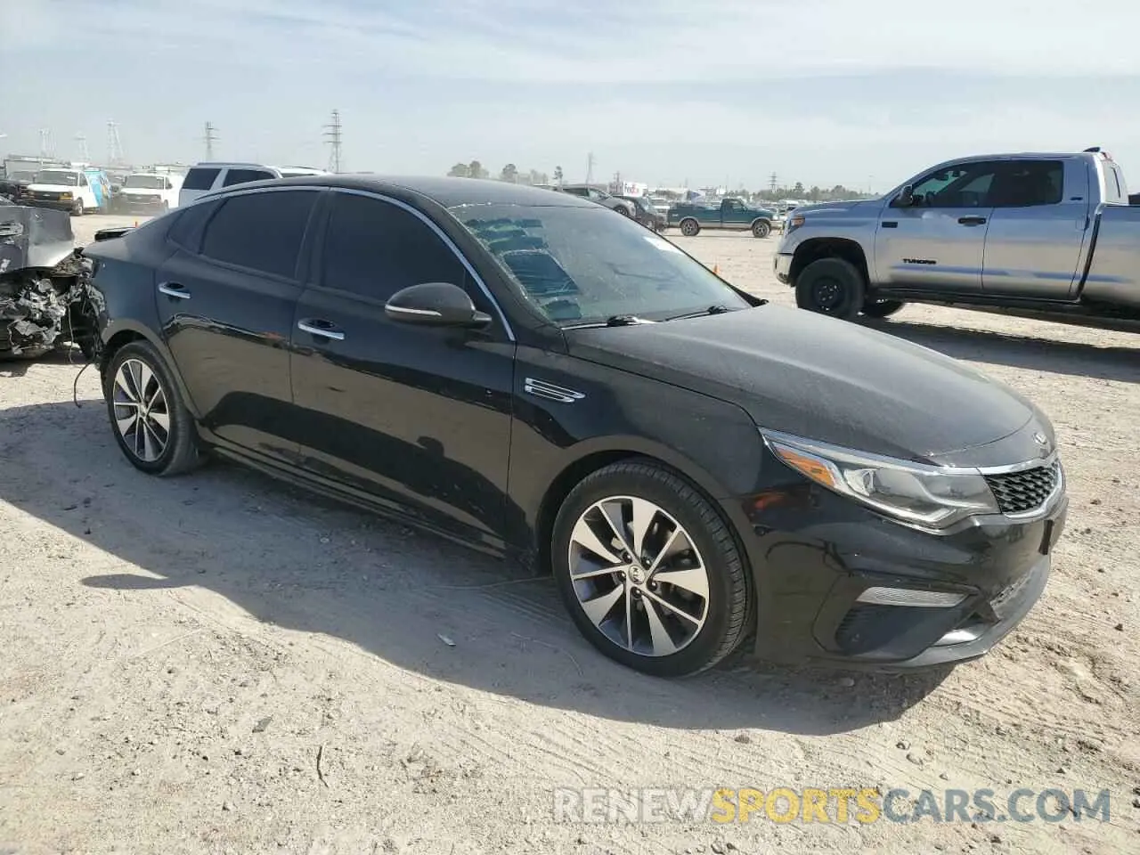 4 fotografías del automóvil dañado 5XXGT4L35KG295696 KIA OPTIMA 2019
