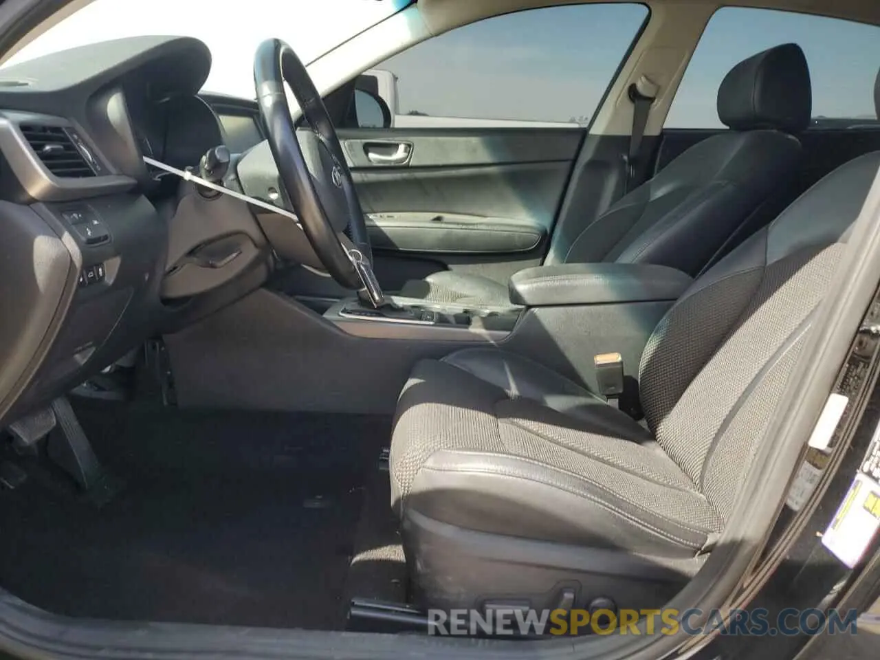 7 fotografías del automóvil dañado 5XXGT4L35KG295696 KIA OPTIMA 2019
