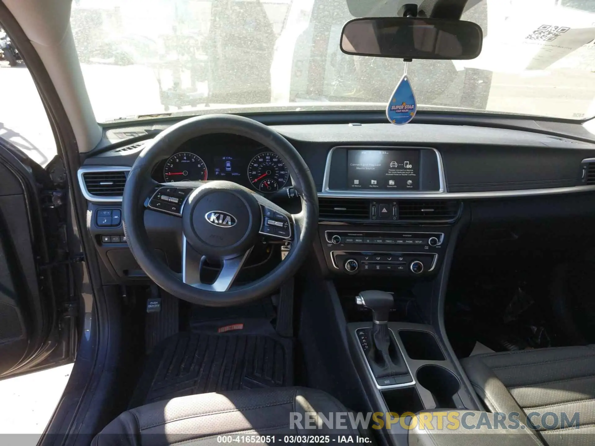 22 fotografías del automóvil dañado 5XXGT4L35KG319687 KIA OPTIMA 2019