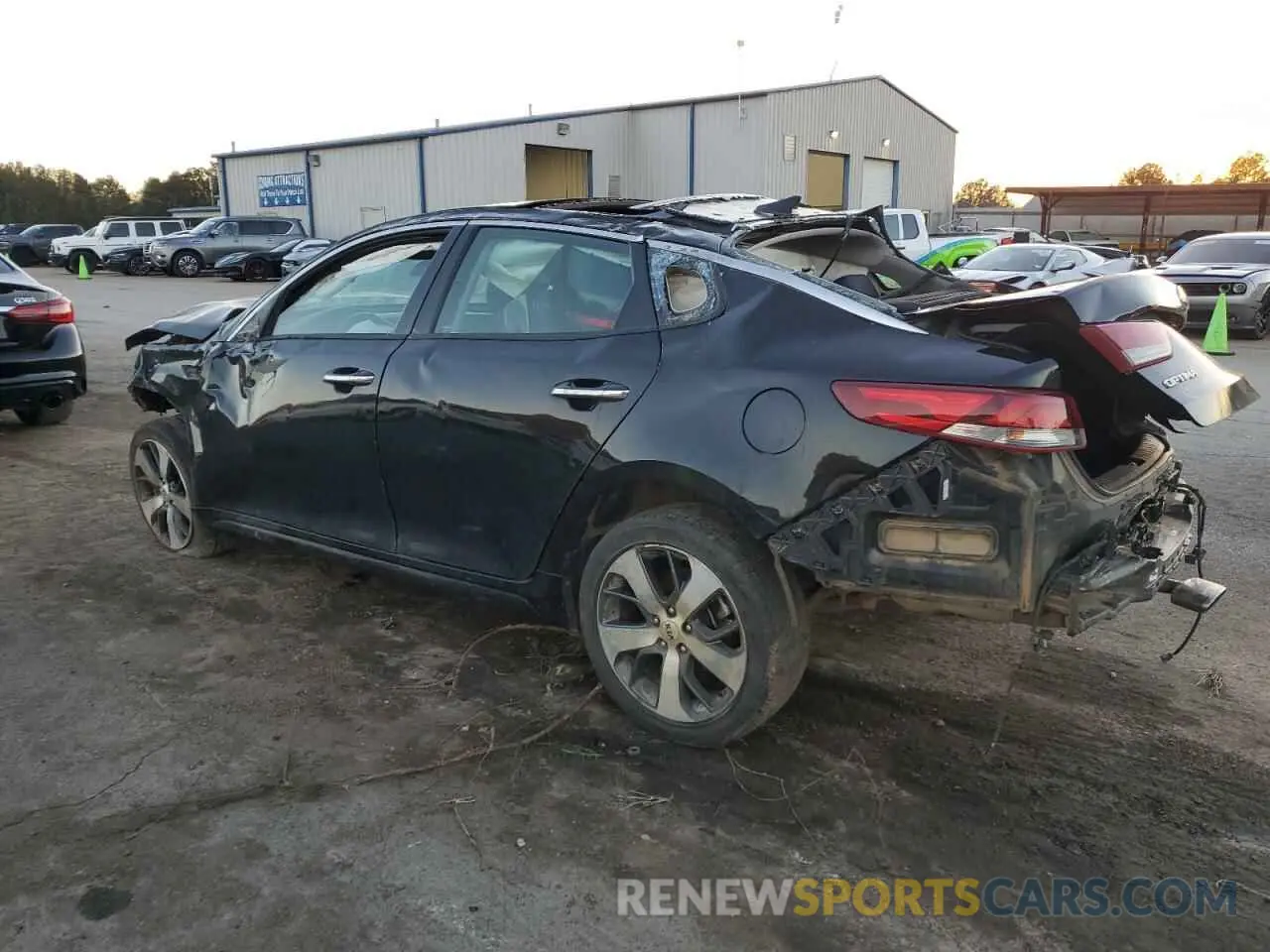 2 fotografías del automóvil dañado 5XXGT4L35KG322931 KIA OPTIMA 2019