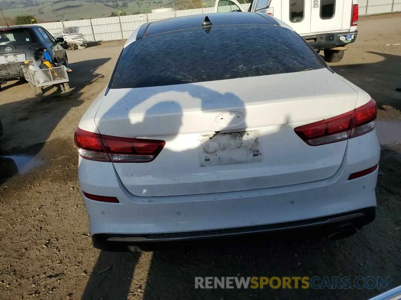 6 fotografías del automóvil dañado 5XXGT4L35KG335470 KIA OPTIMA 2019