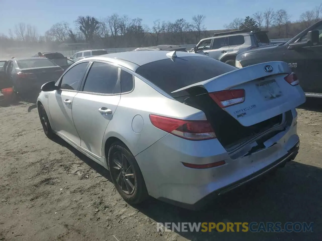 2 fotografías del automóvil dañado 5XXGT4L35KG336361 KIA OPTIMA 2019