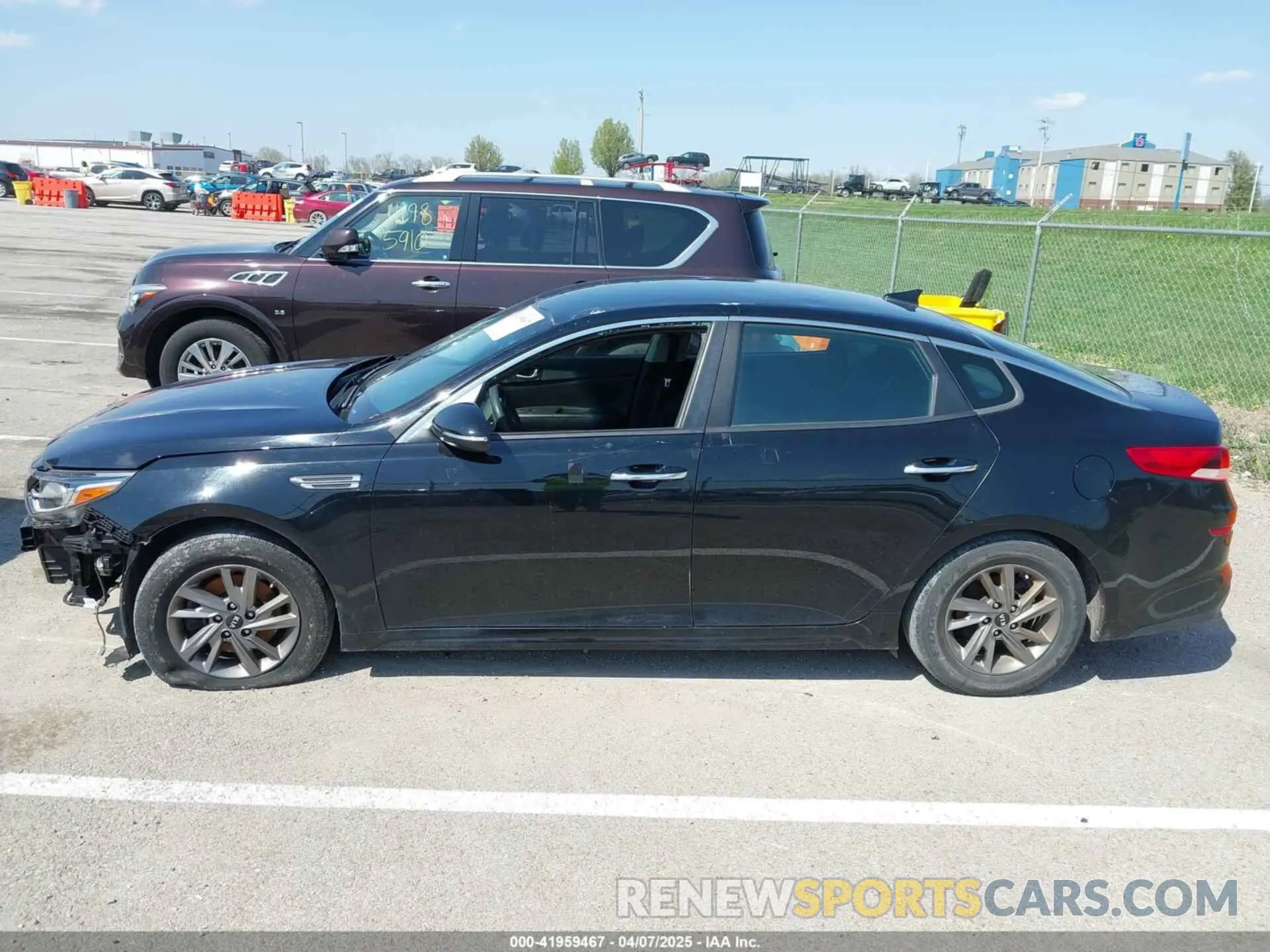 14 fotografías del automóvil dañado 5XXGT4L35KG339681 KIA OPTIMA 2019