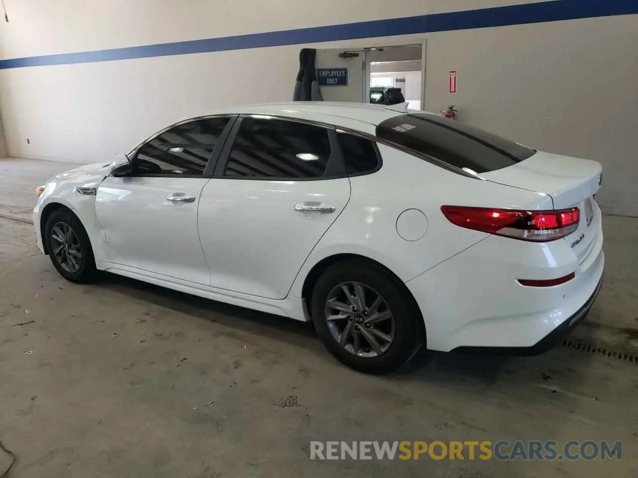2 fotografías del automóvil dañado 5XXGT4L35KG341642 KIA OPTIMA 2019