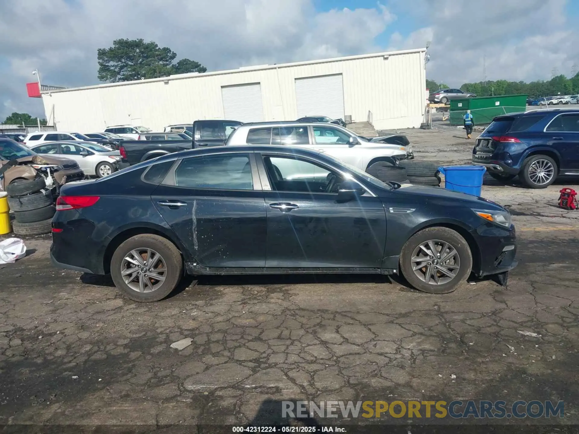 12 fotografías del automóvil dañado 5XXGT4L35KG344993 KIA OPTIMA 2019