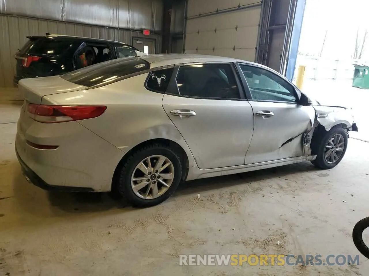 3 fotografías del automóvil dañado 5XXGT4L35KG348381 KIA OPTIMA 2019