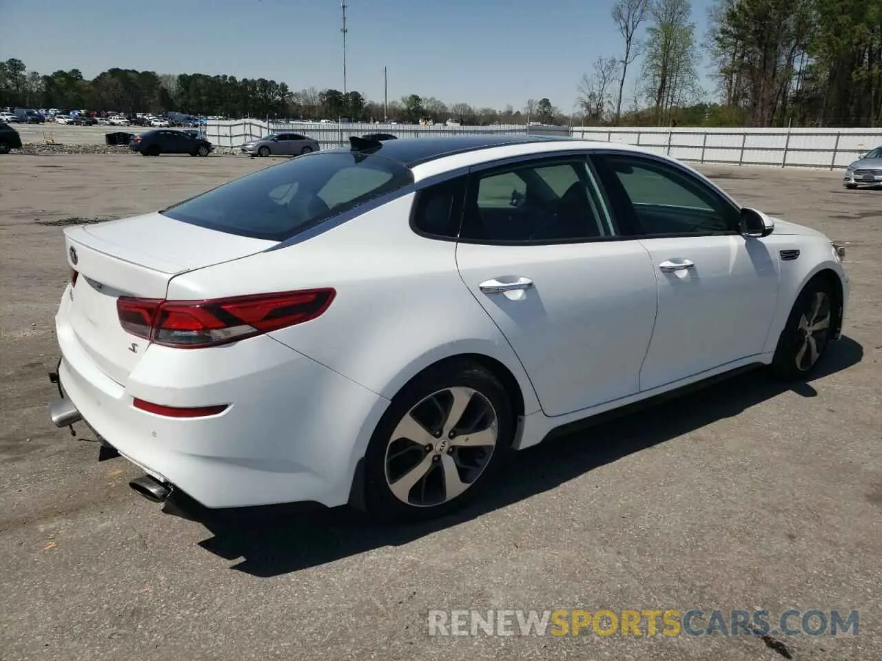 3 fotografías del automóvil dañado 5XXGT4L35KG349661 KIA OPTIMA 2019