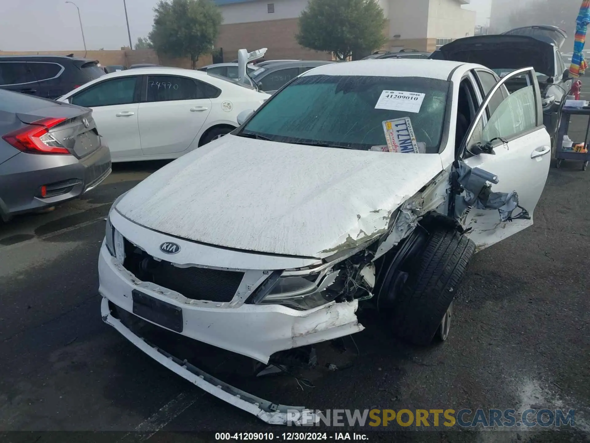2 fotografías del automóvil dañado 5XXGT4L35KG353970 KIA OPTIMA 2019