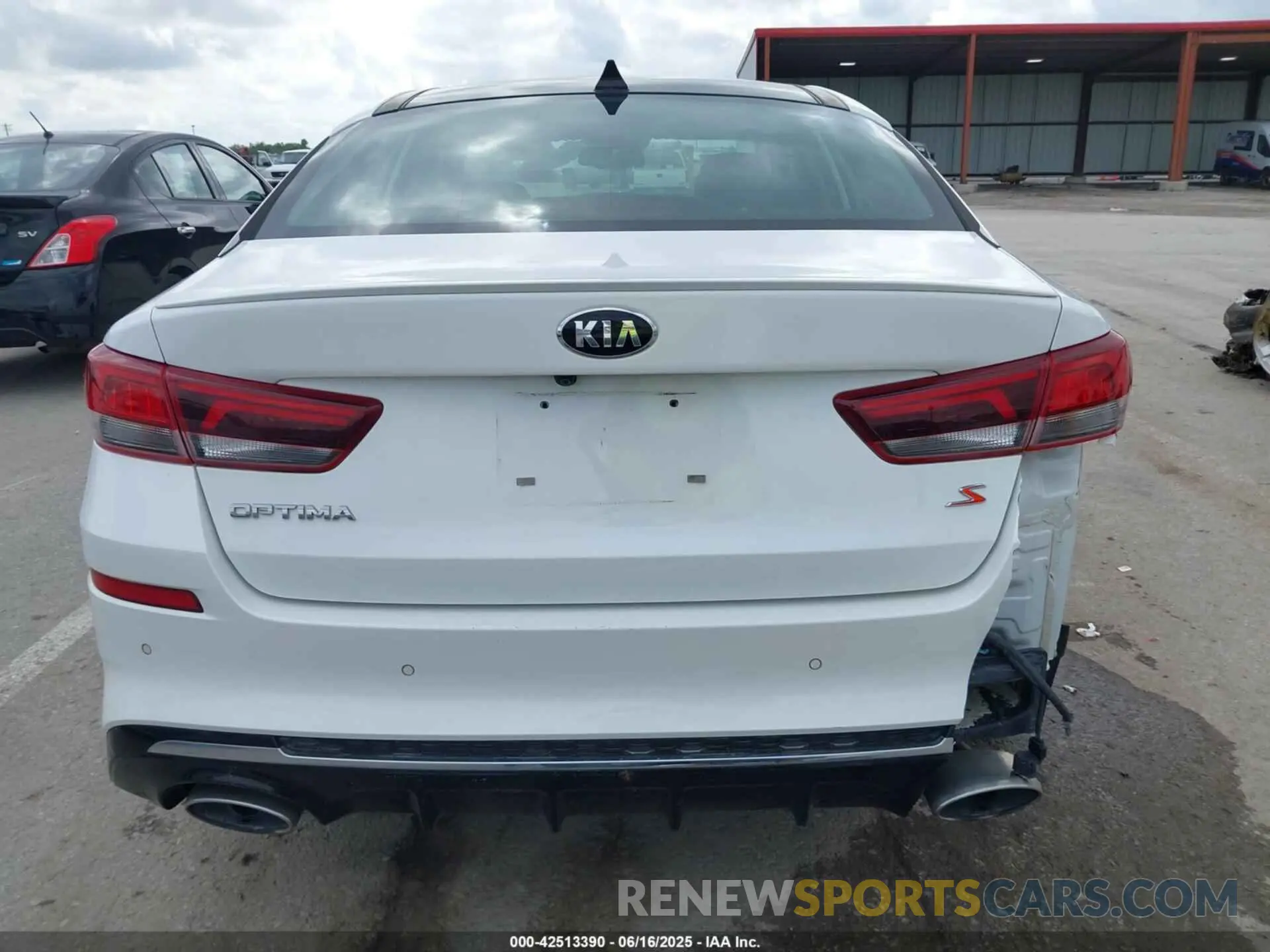 16 fotografías del automóvil dañado 5XXGT4L35KG355427 KIA OPTIMA 2019