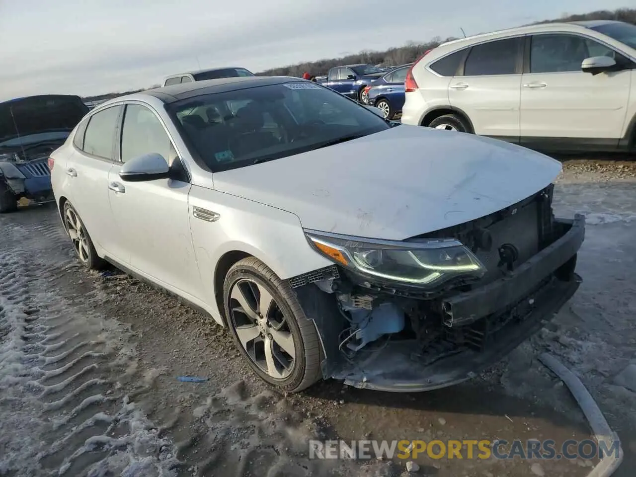 4 fotografías del automóvil dañado 5XXGT4L35KG371174 KIA OPTIMA 2019