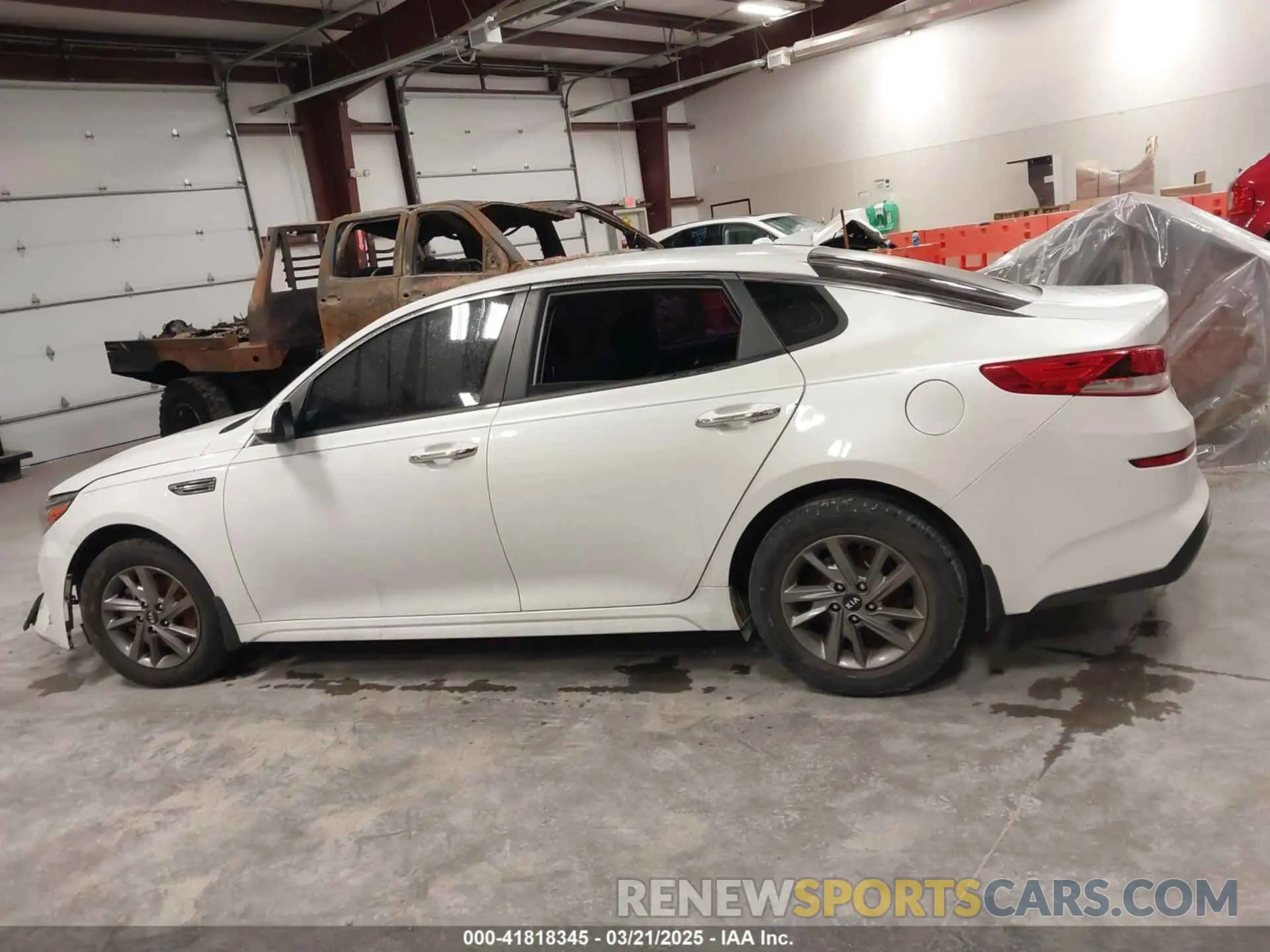 13 fotografías del automóvil dañado 5XXGT4L35KG375936 KIA OPTIMA 2019