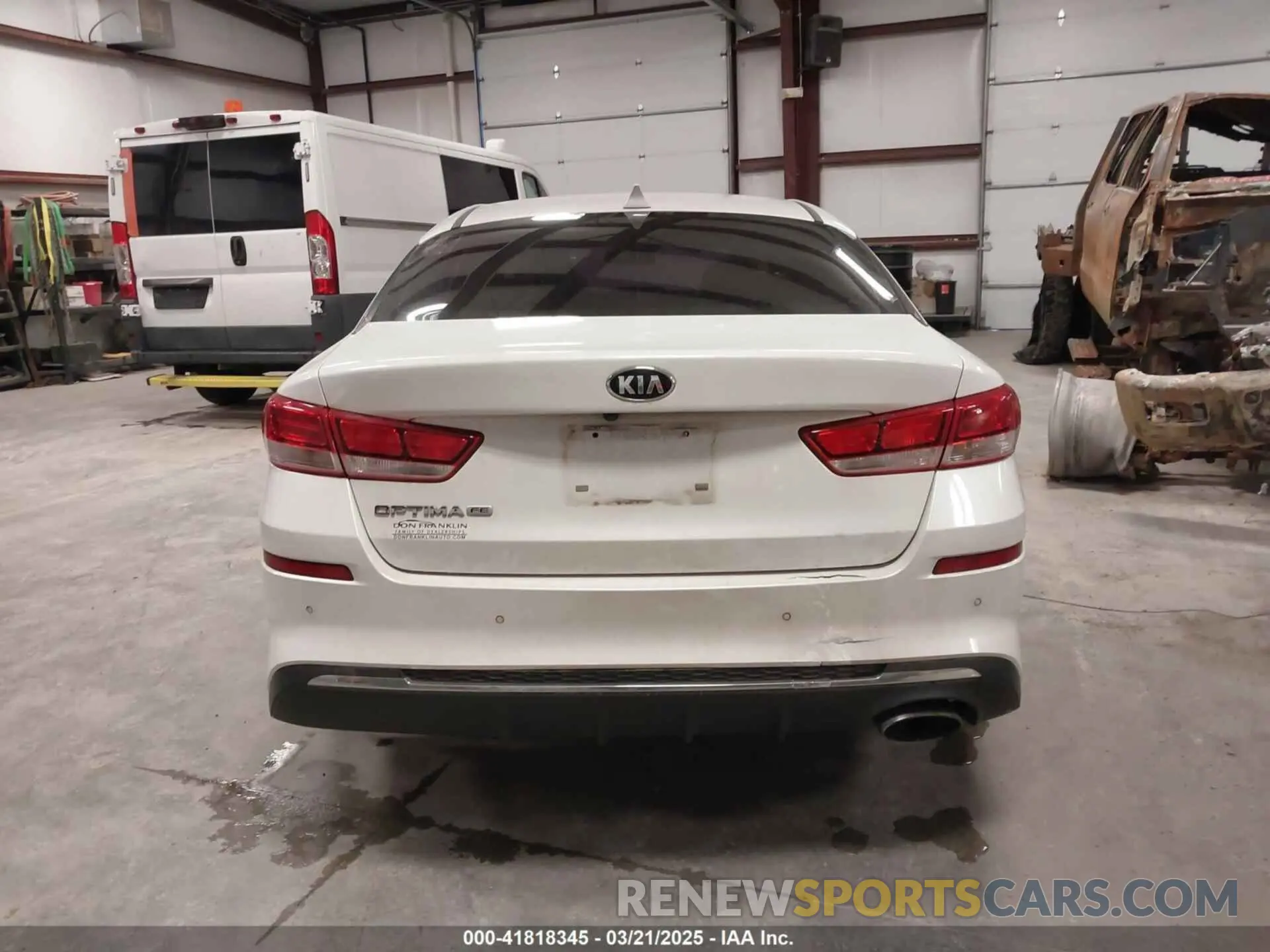15 fotografías del automóvil dañado 5XXGT4L35KG375936 KIA OPTIMA 2019