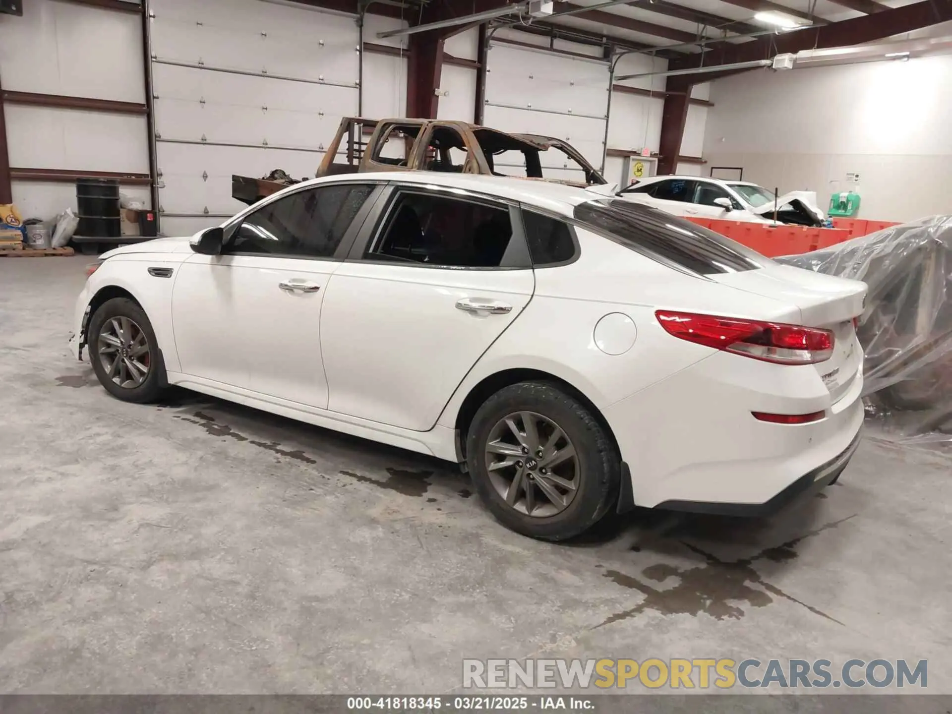 3 fotografías del automóvil dañado 5XXGT4L35KG375936 KIA OPTIMA 2019