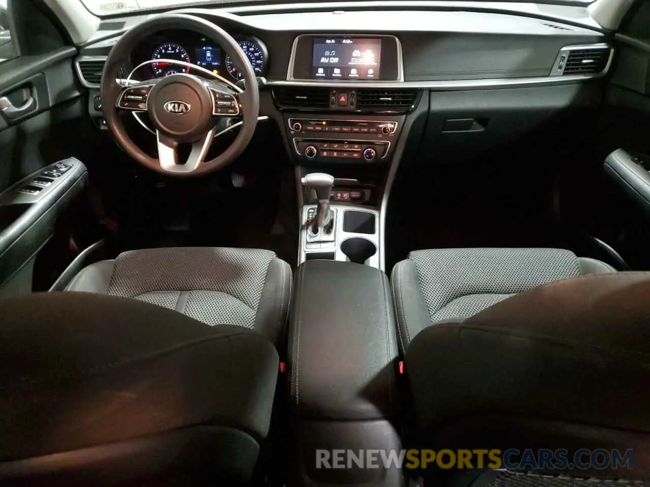 8 fotografías del automóvil dañado 5XXGT4L35KG377685 KIA OPTIMA 2019