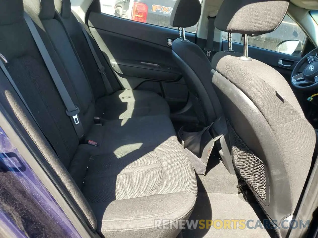 10 fotografías del automóvil dañado 5XXGT4L36KG296548 KIA OPTIMA 2019