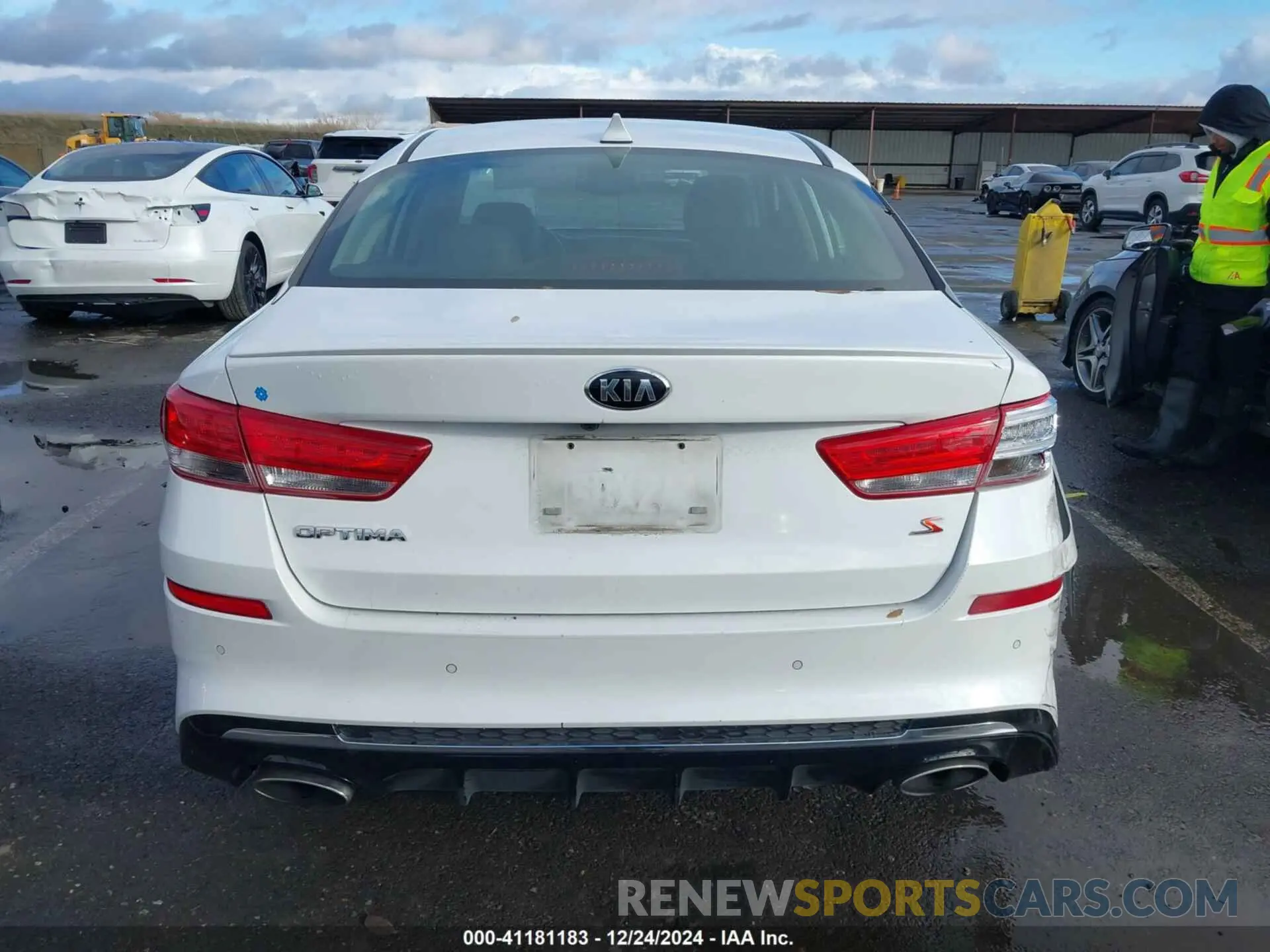 16 fotografías del automóvil dañado 5XXGT4L36KG305541 KIA OPTIMA 2019