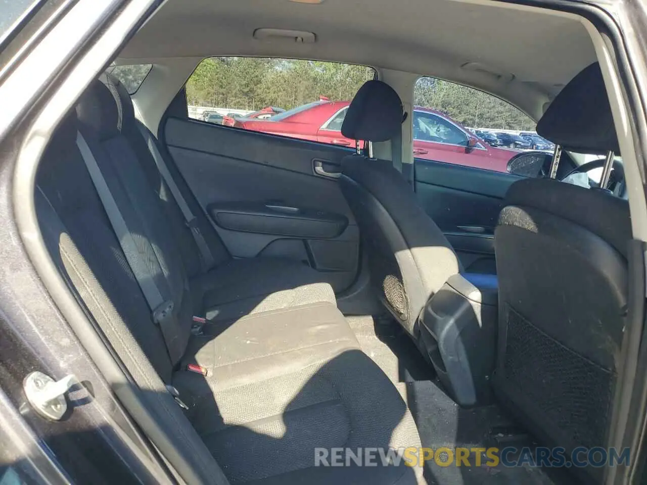 10 fotografías del automóvil dañado 5XXGT4L36KG318242 KIA OPTIMA 2019