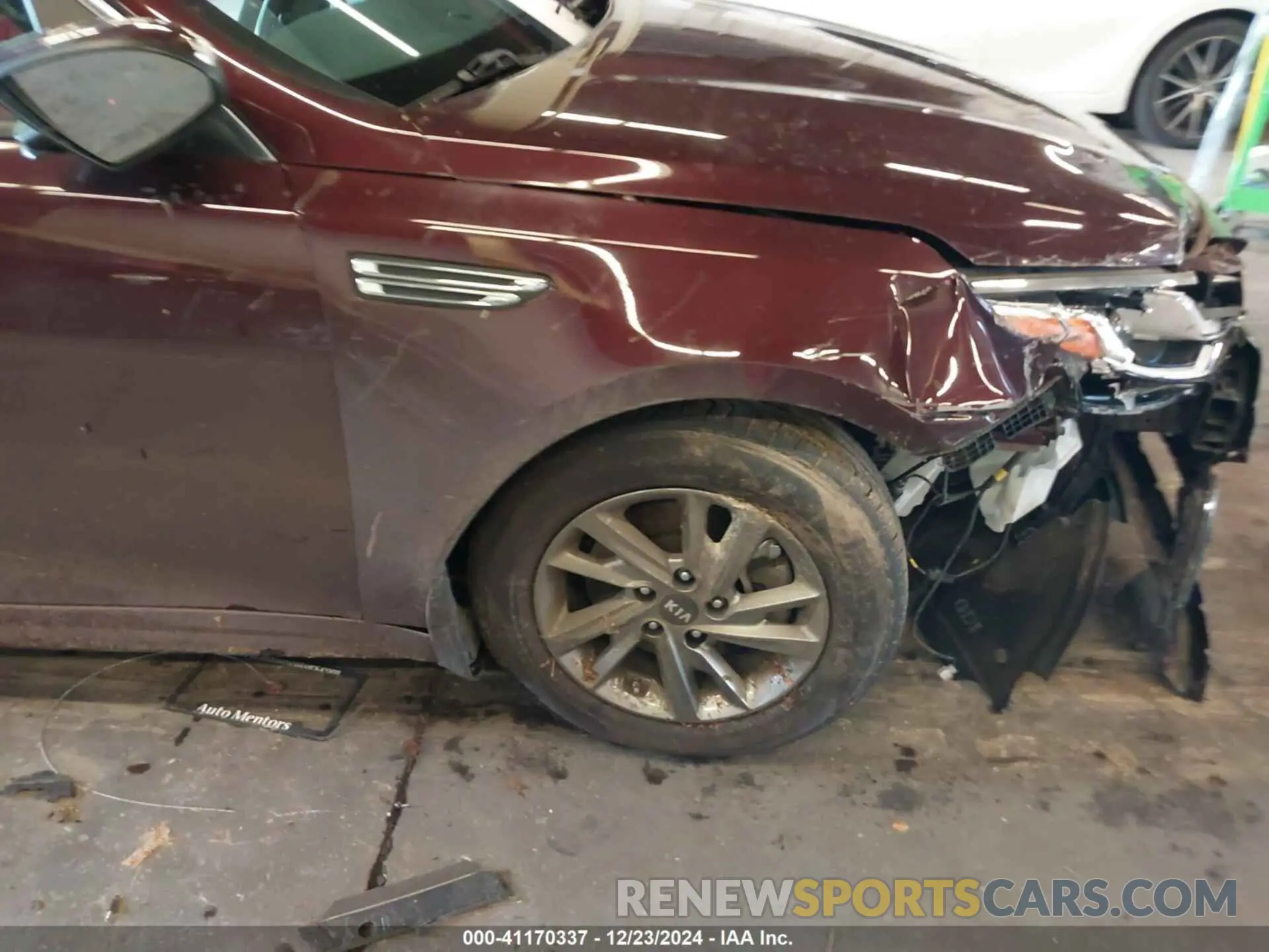 18 fotografías del automóvil dañado 5XXGT4L36KG337213 KIA OPTIMA 2019