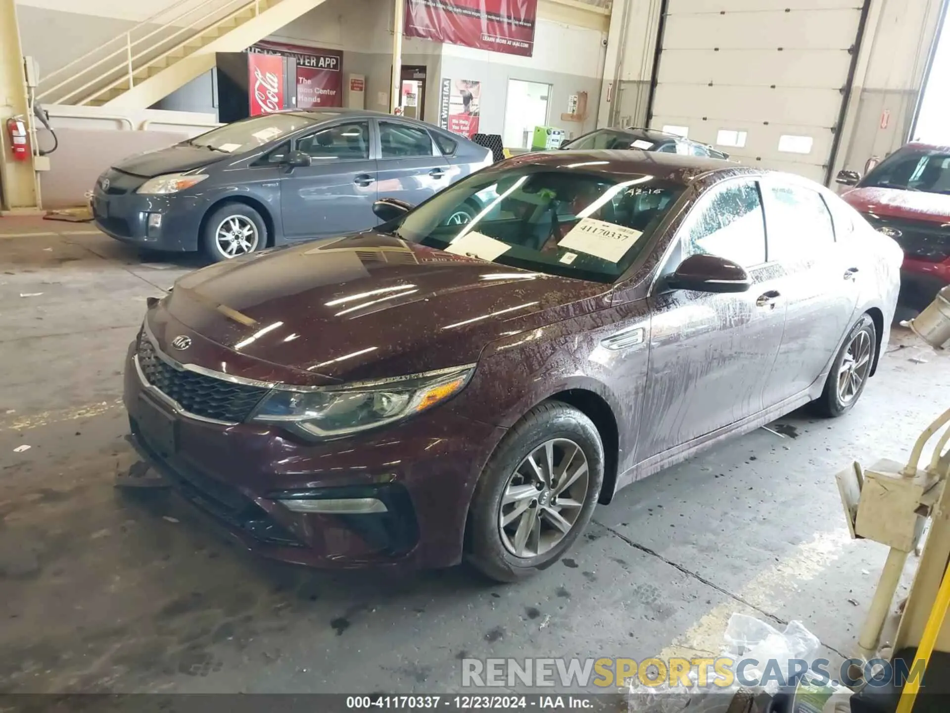 2 fotografías del automóvil dañado 5XXGT4L36KG337213 KIA OPTIMA 2019