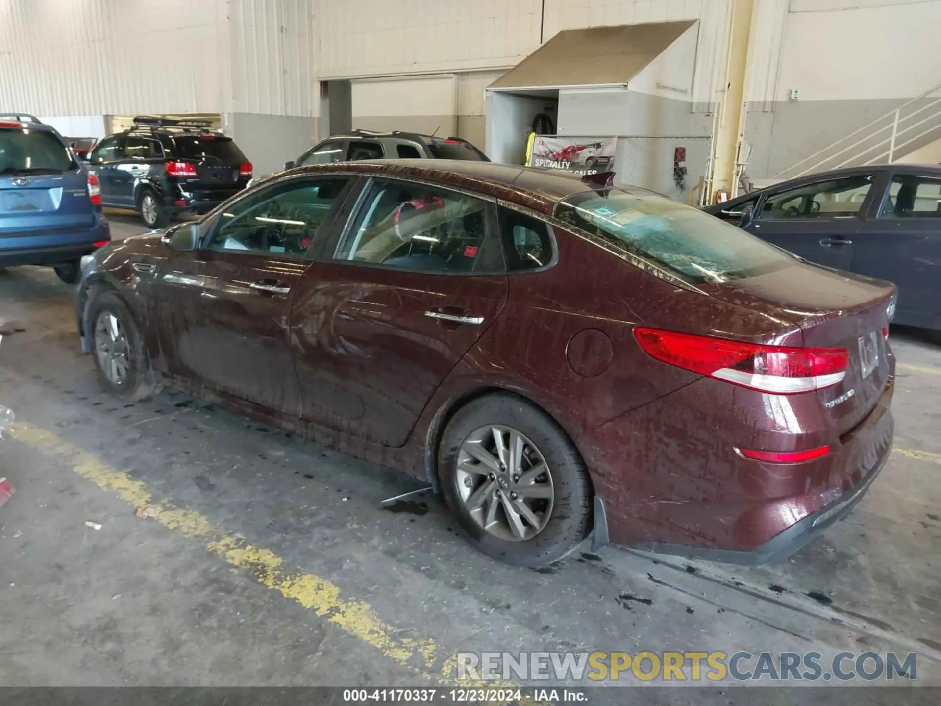 3 fotografías del automóvil dañado 5XXGT4L36KG337213 KIA OPTIMA 2019