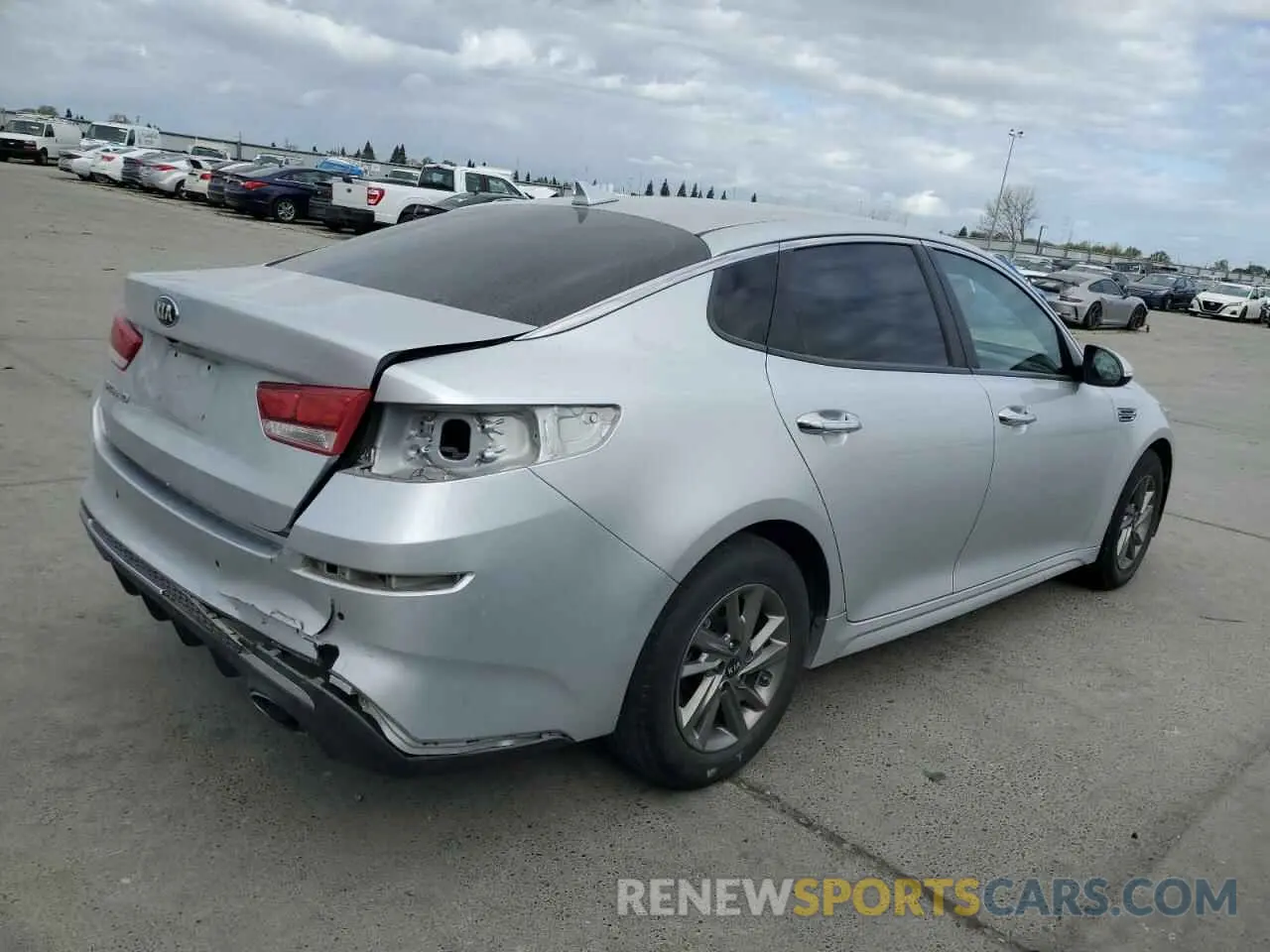 3 fotografías del automóvil dañado 5XXGT4L36KG343092 KIA OPTIMA 2019