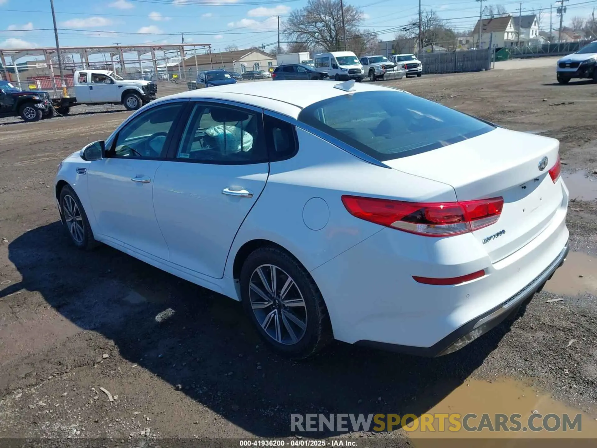 3 fotografías del automóvil dañado 5XXGT4L36KG347689 KIA OPTIMA 2019