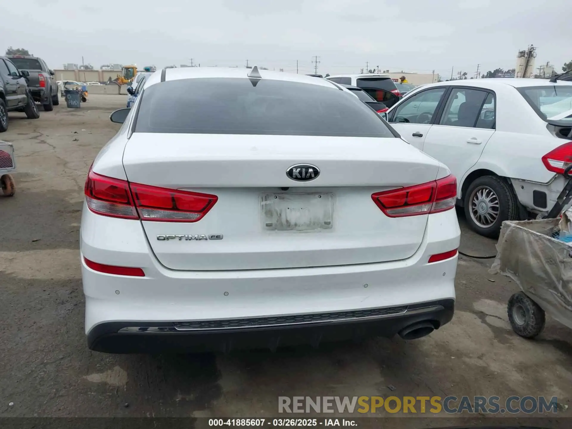 16 fotografías del automóvil dañado 5XXGT4L36KG371801 KIA OPTIMA 2019
