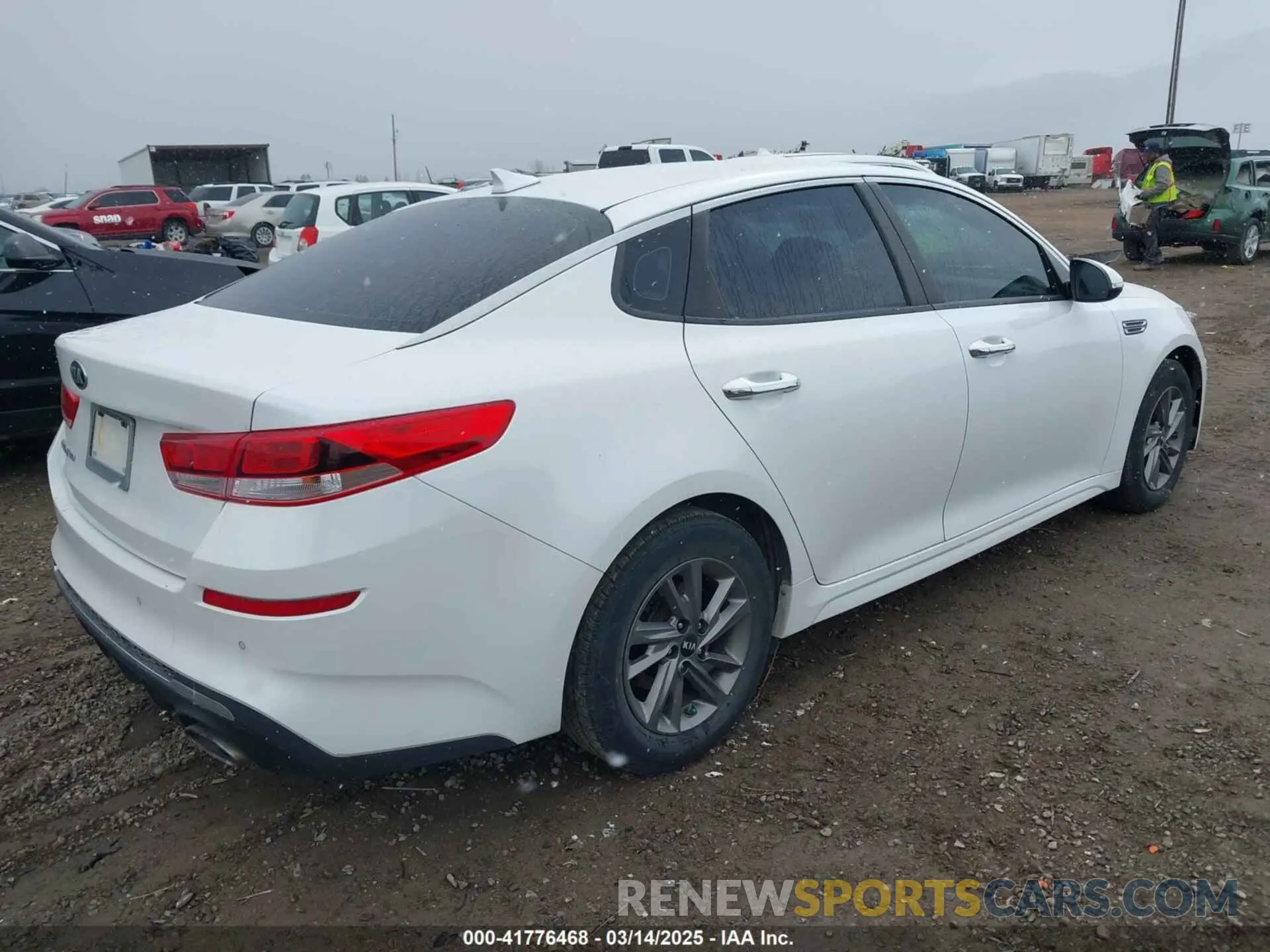 4 fotografías del automóvil dañado 5XXGT4L36KG371992 KIA OPTIMA 2019