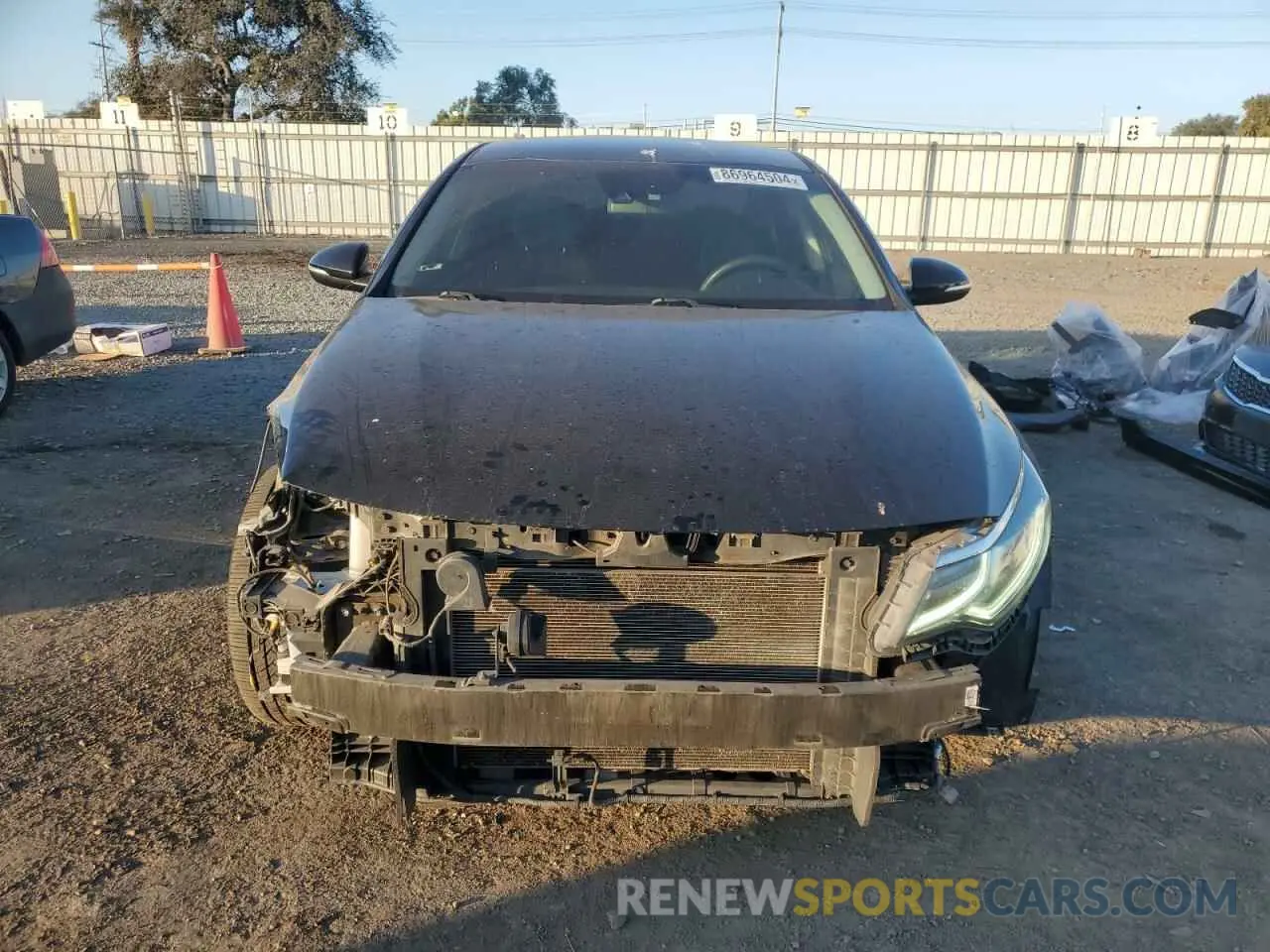 5 fotografías del automóvil dañado 5XXGT4L36KG373094 KIA OPTIMA 2019