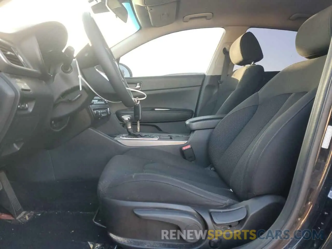 7 fotografías del automóvil dañado 5XXGT4L36KG373094 KIA OPTIMA 2019
