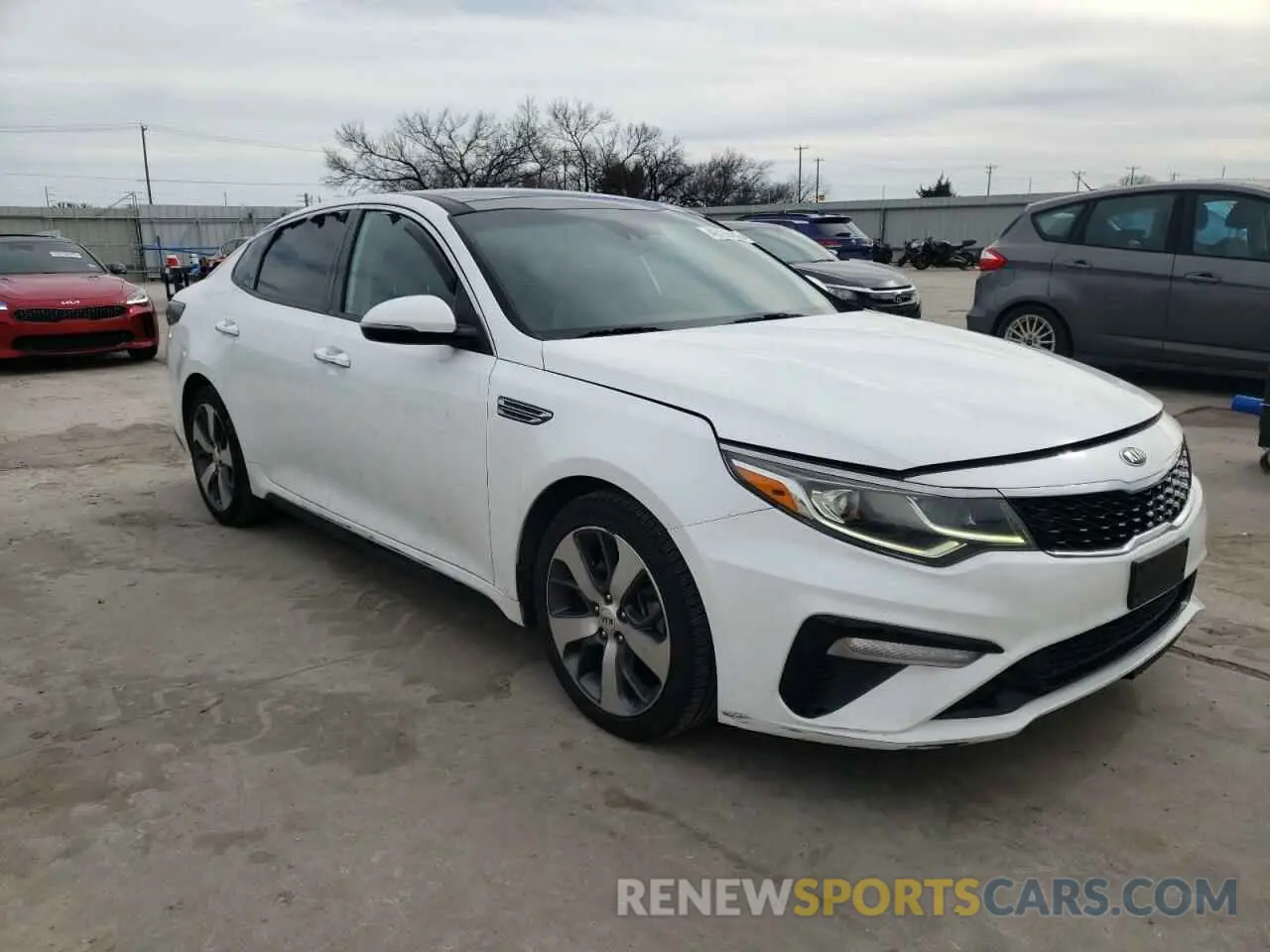 4 fotografías del automóvil dañado 5XXGT4L37KG280102 KIA OPTIMA 2019