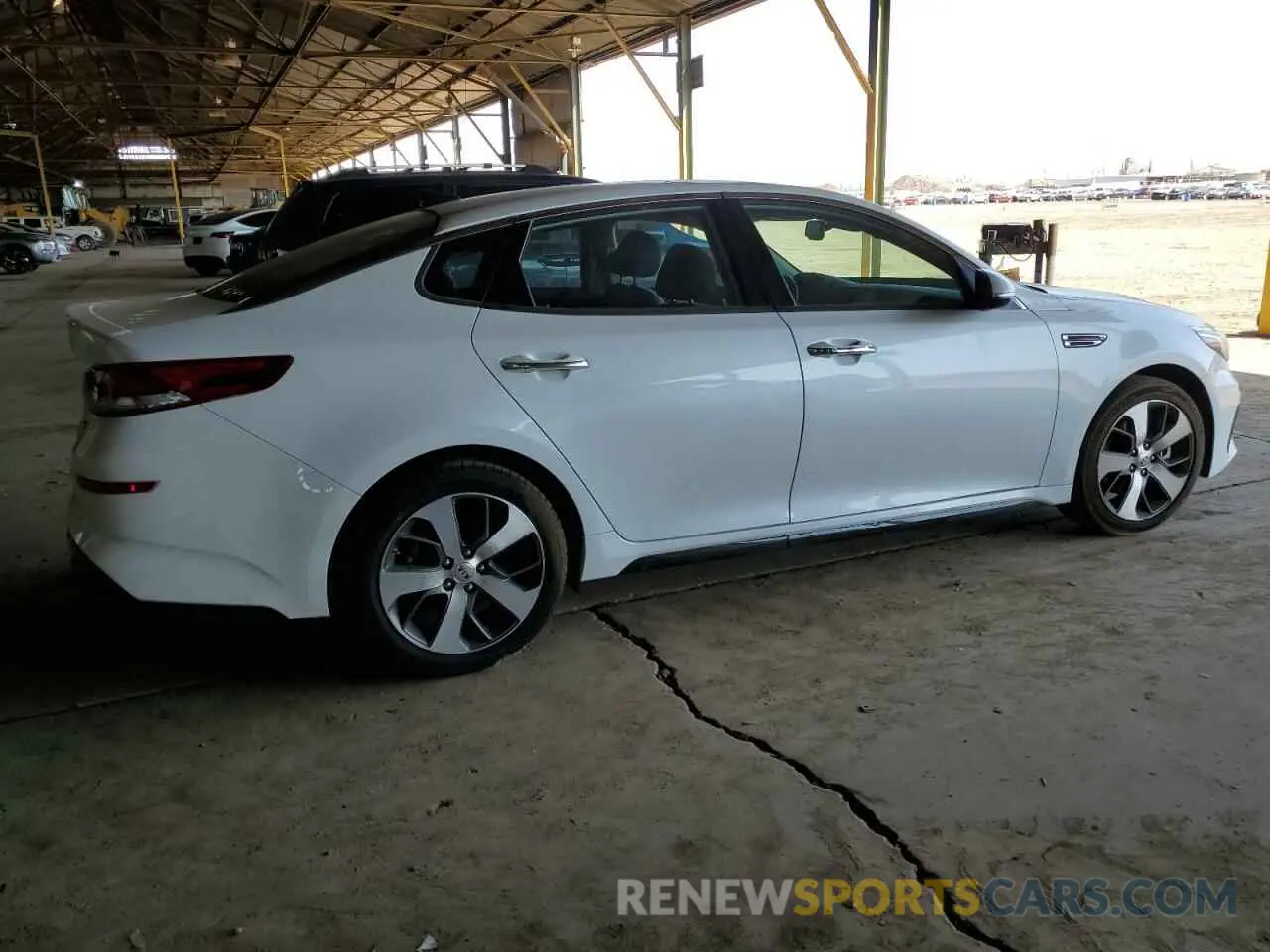 3 fotografías del automóvil dañado 5XXGT4L37KG287308 KIA OPTIMA 2019