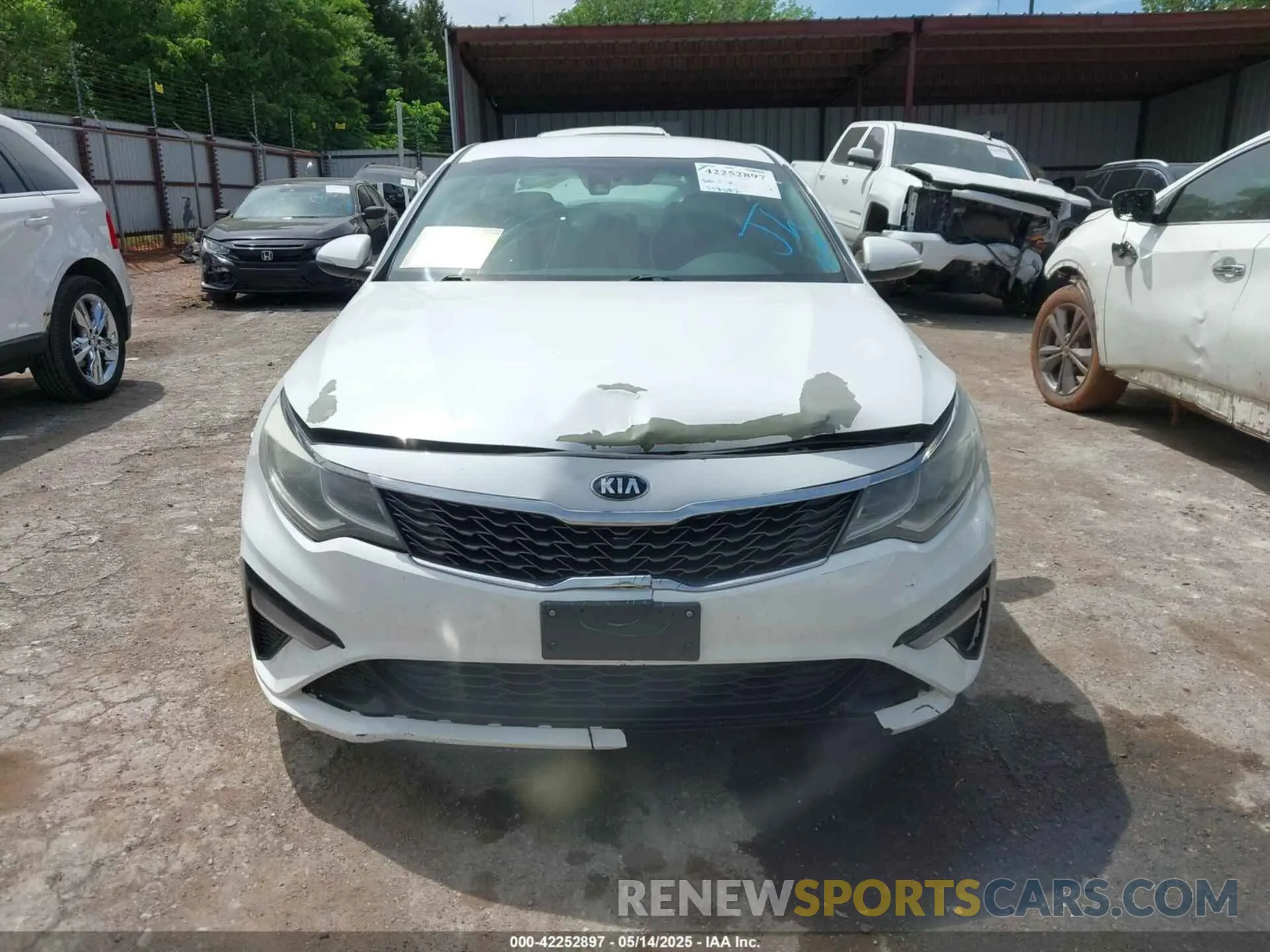 12 fotografías del automóvil dañado 5XXGT4L37KG290497 KIA OPTIMA 2019