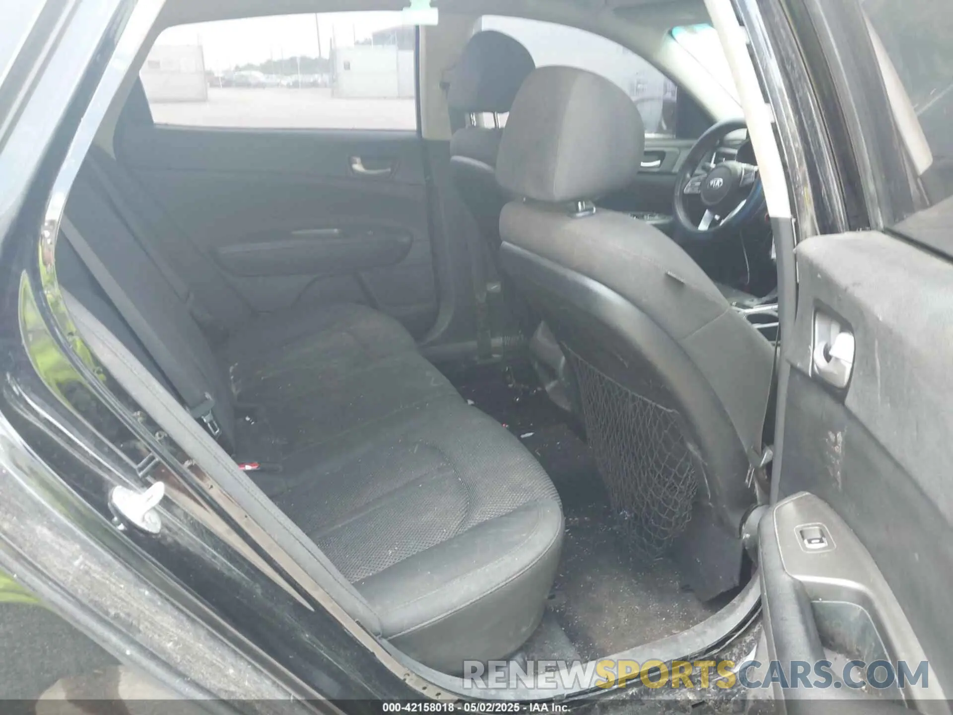 8 fotografías del automóvil dañado 5XXGT4L37KG308223 KIA OPTIMA 2019
