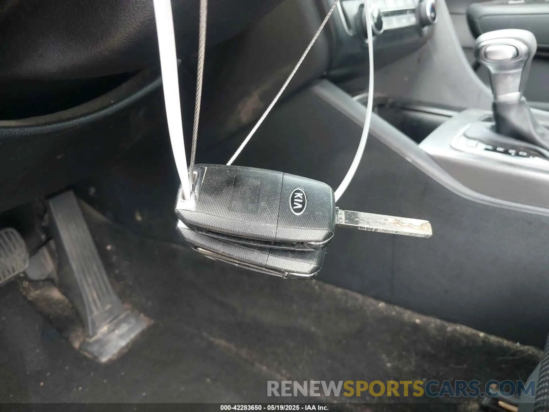 11 fotografías del automóvil dañado 5XXGT4L37KG336118 KIA OPTIMA 2019