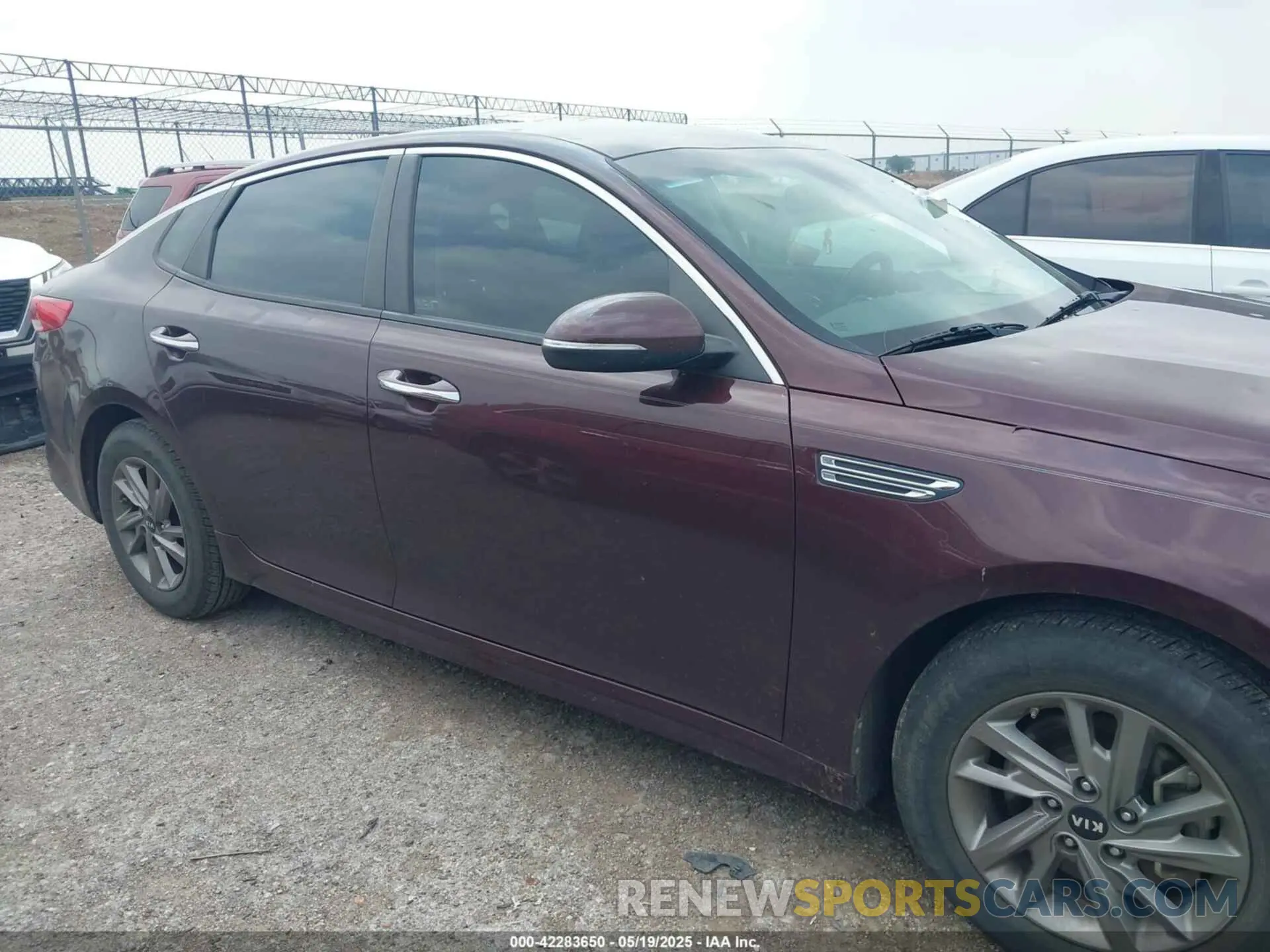13 fotografías del automóvil dañado 5XXGT4L37KG336118 KIA OPTIMA 2019