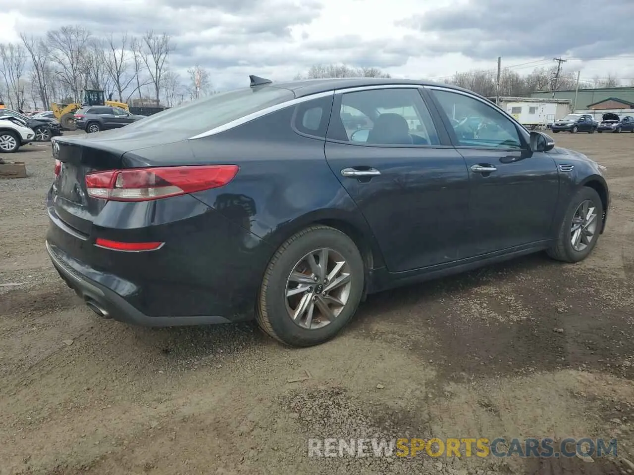 3 fotografías del automóvil dañado 5XXGT4L37KG345675 KIA OPTIMA 2019