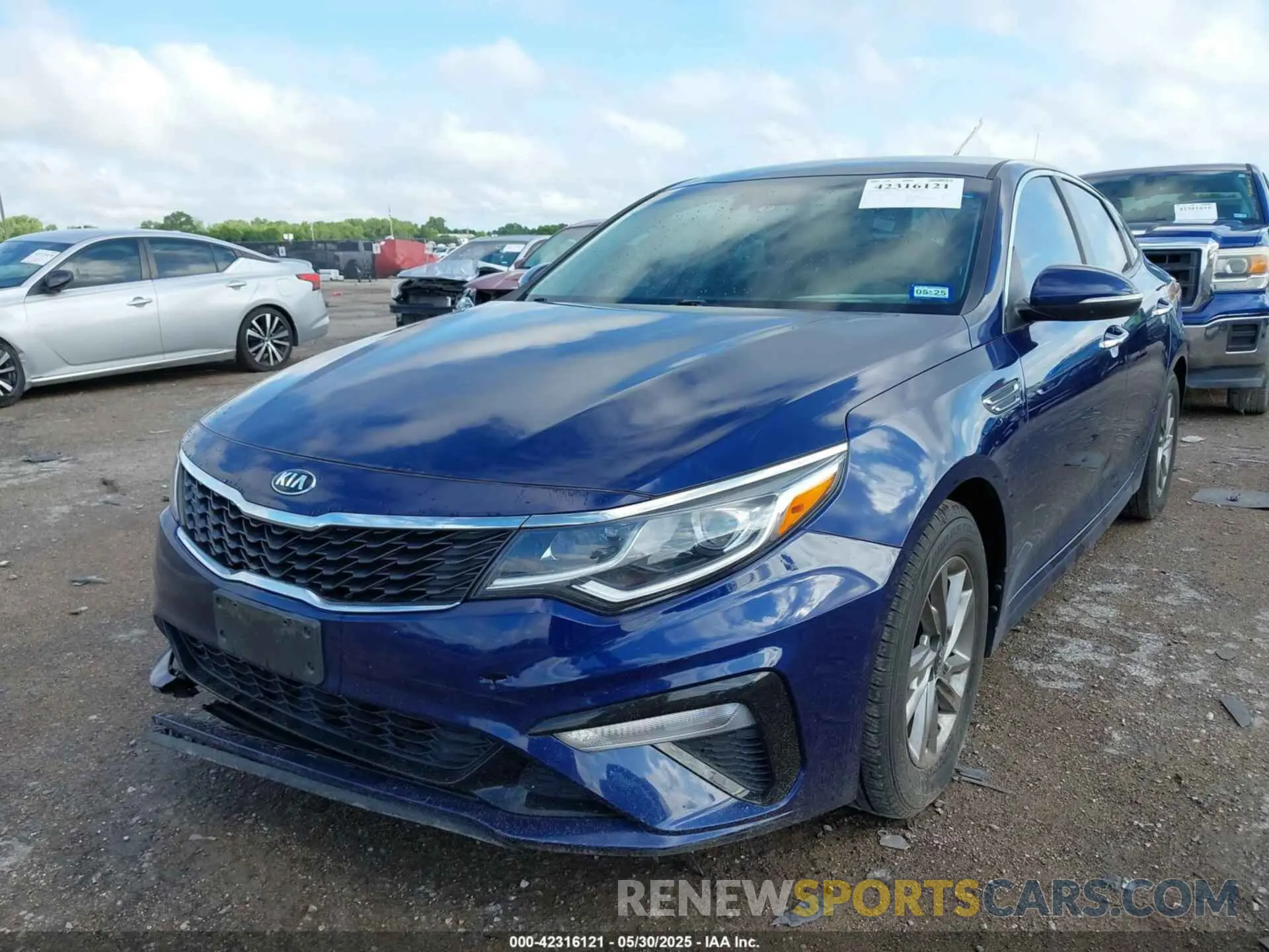 2 fotografías del automóvil dañado 5XXGT4L37KG364095 KIA OPTIMA 2019