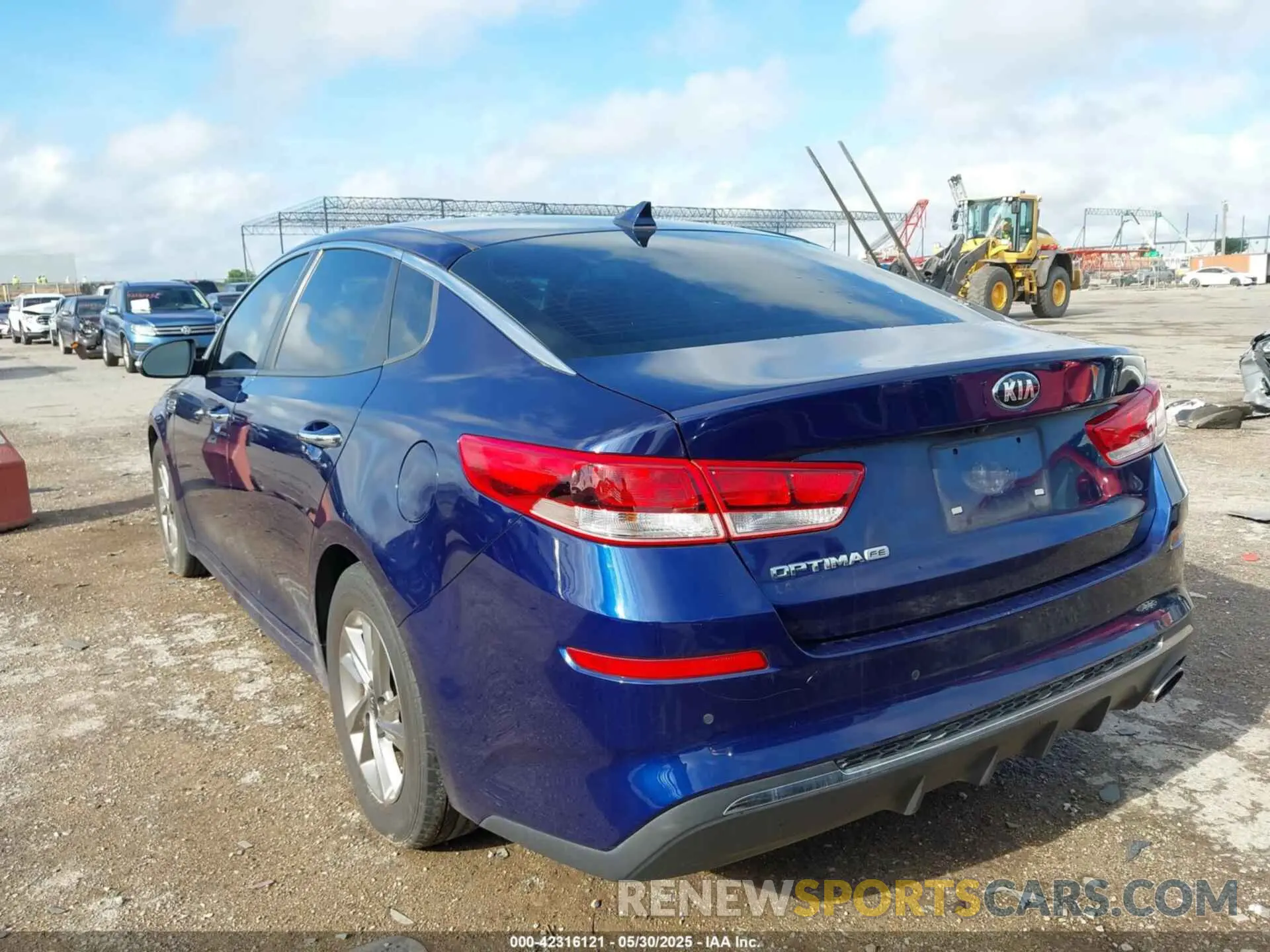 3 fotografías del automóvil dañado 5XXGT4L37KG364095 KIA OPTIMA 2019