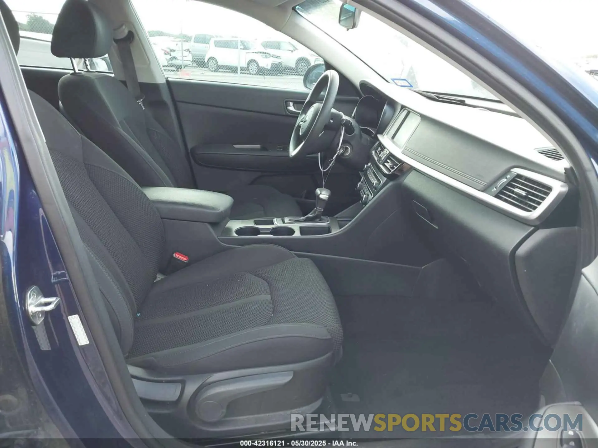 5 fotografías del automóvil dañado 5XXGT4L37KG364095 KIA OPTIMA 2019