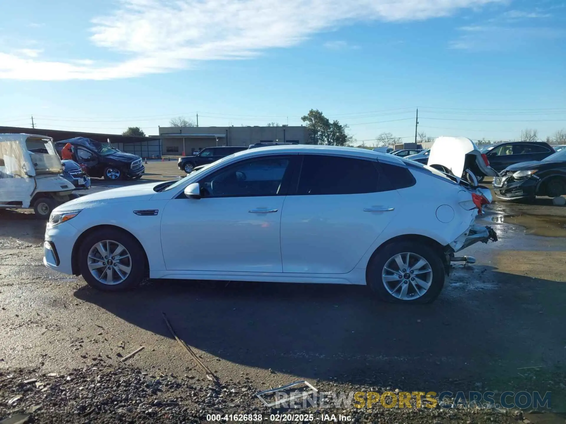14 fotografías del automóvil dañado 5XXGT4L38KG279119 KIA OPTIMA 2019
