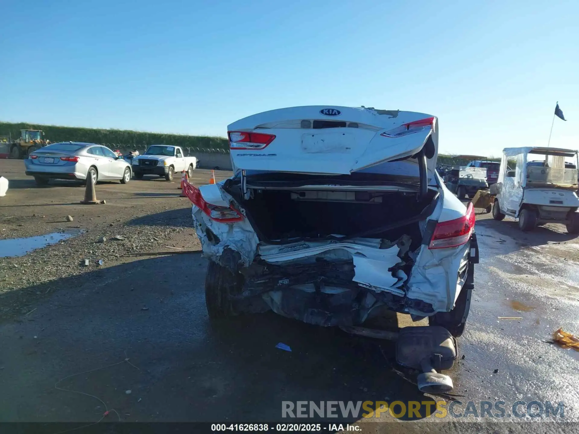16 fotografías del automóvil dañado 5XXGT4L38KG279119 KIA OPTIMA 2019