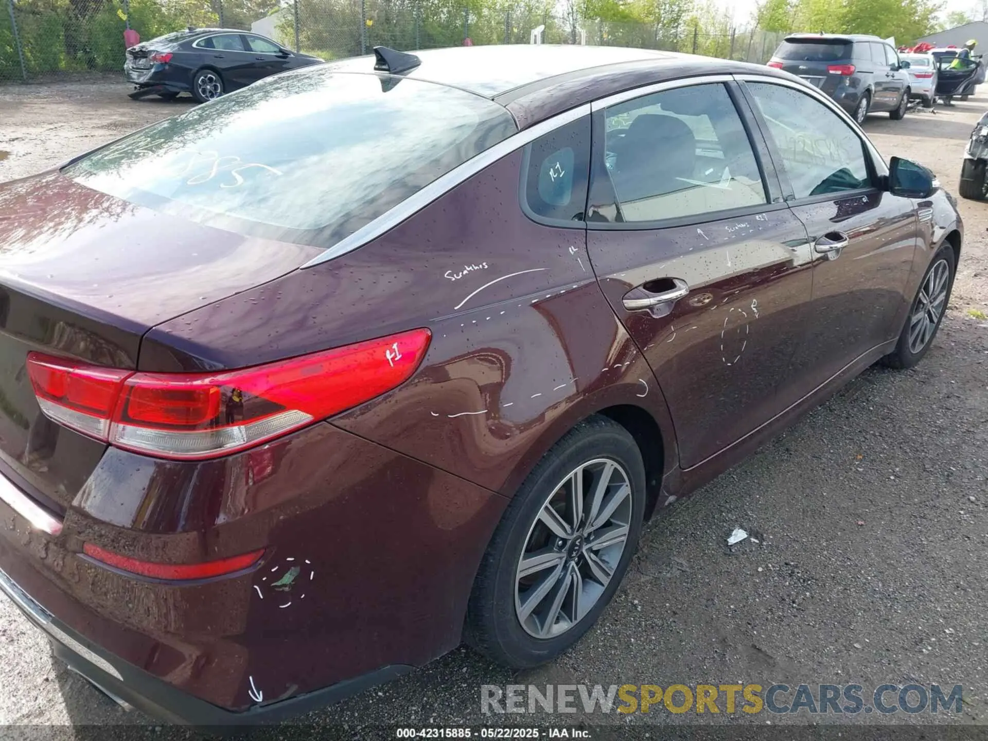 18 fotografías del automóvil dañado 5XXGT4L38KG300261 KIA OPTIMA 2019