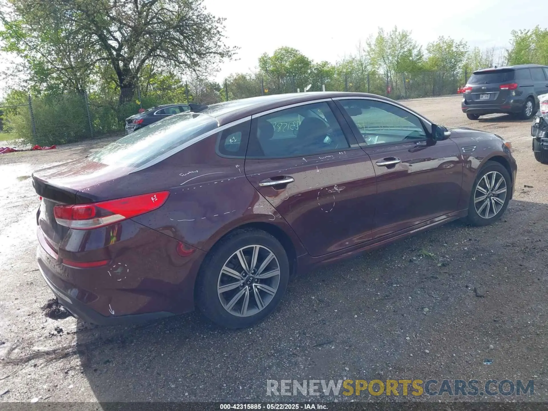 4 fotografías del automóvil dañado 5XXGT4L38KG300261 KIA OPTIMA 2019