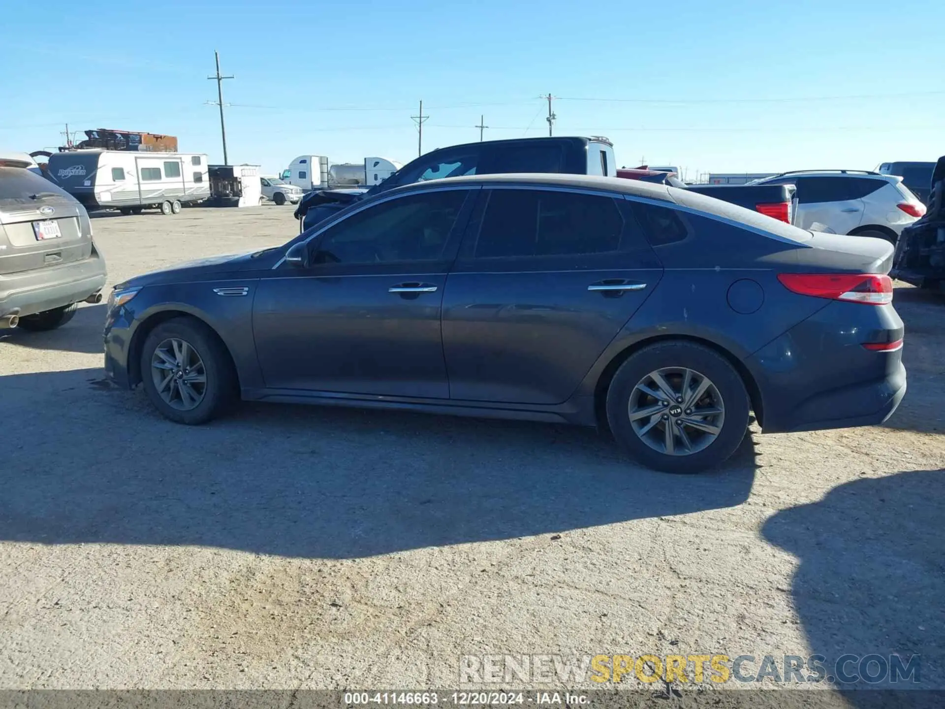 14 fotografías del automóvil dañado 5XXGT4L38KG324429 KIA OPTIMA 2019
