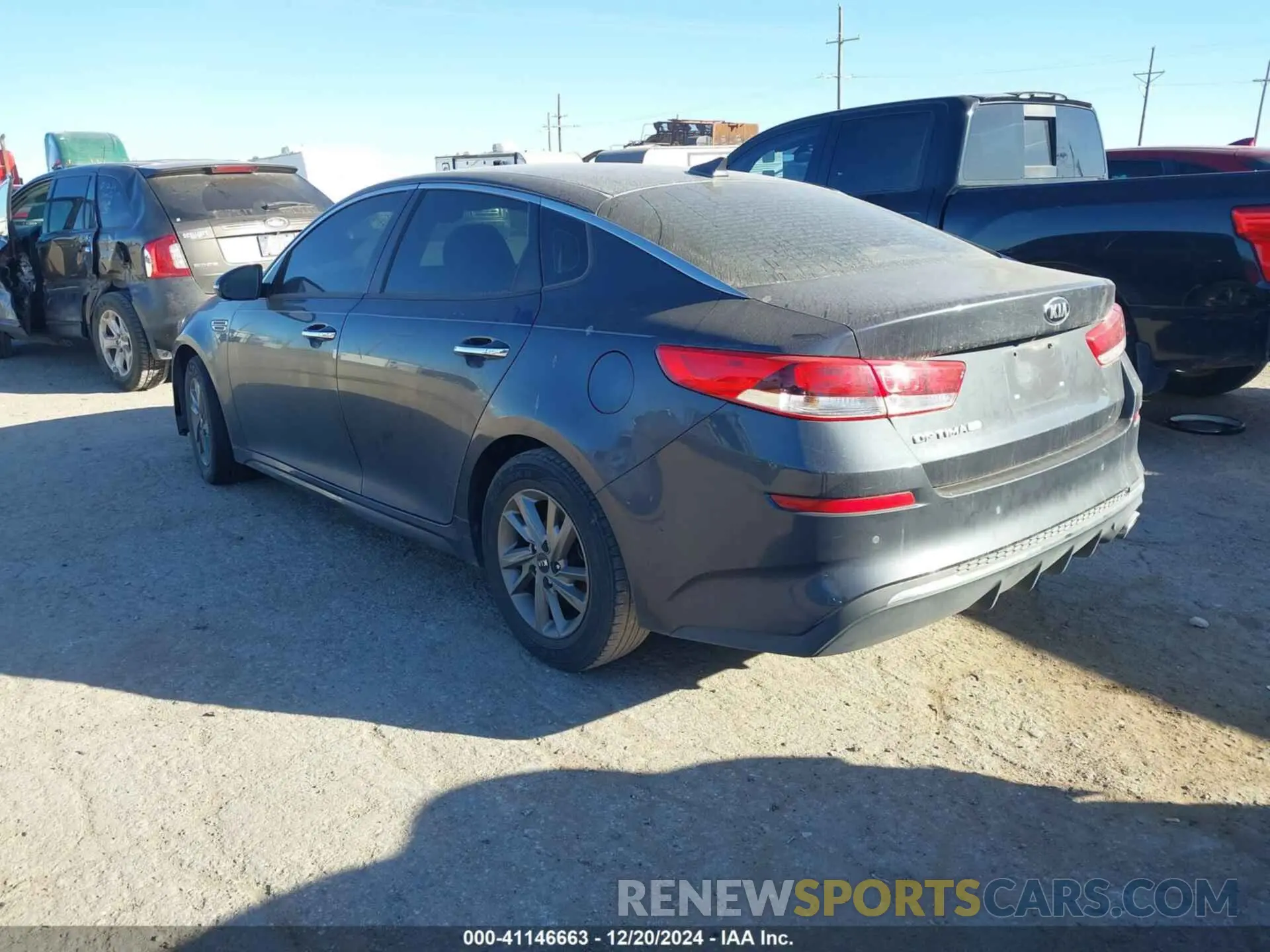 3 fotografías del automóvil dañado 5XXGT4L38KG324429 KIA OPTIMA 2019